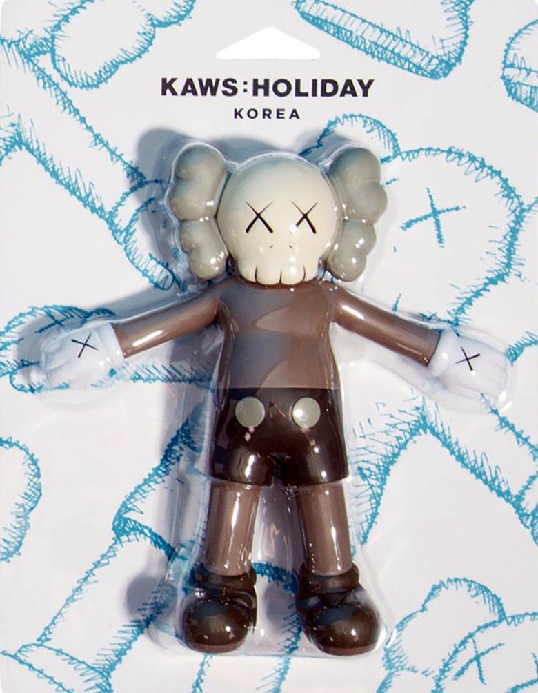 KAWS Holiday Companion (compagnon de vacances brun de KAWS) en vente 1