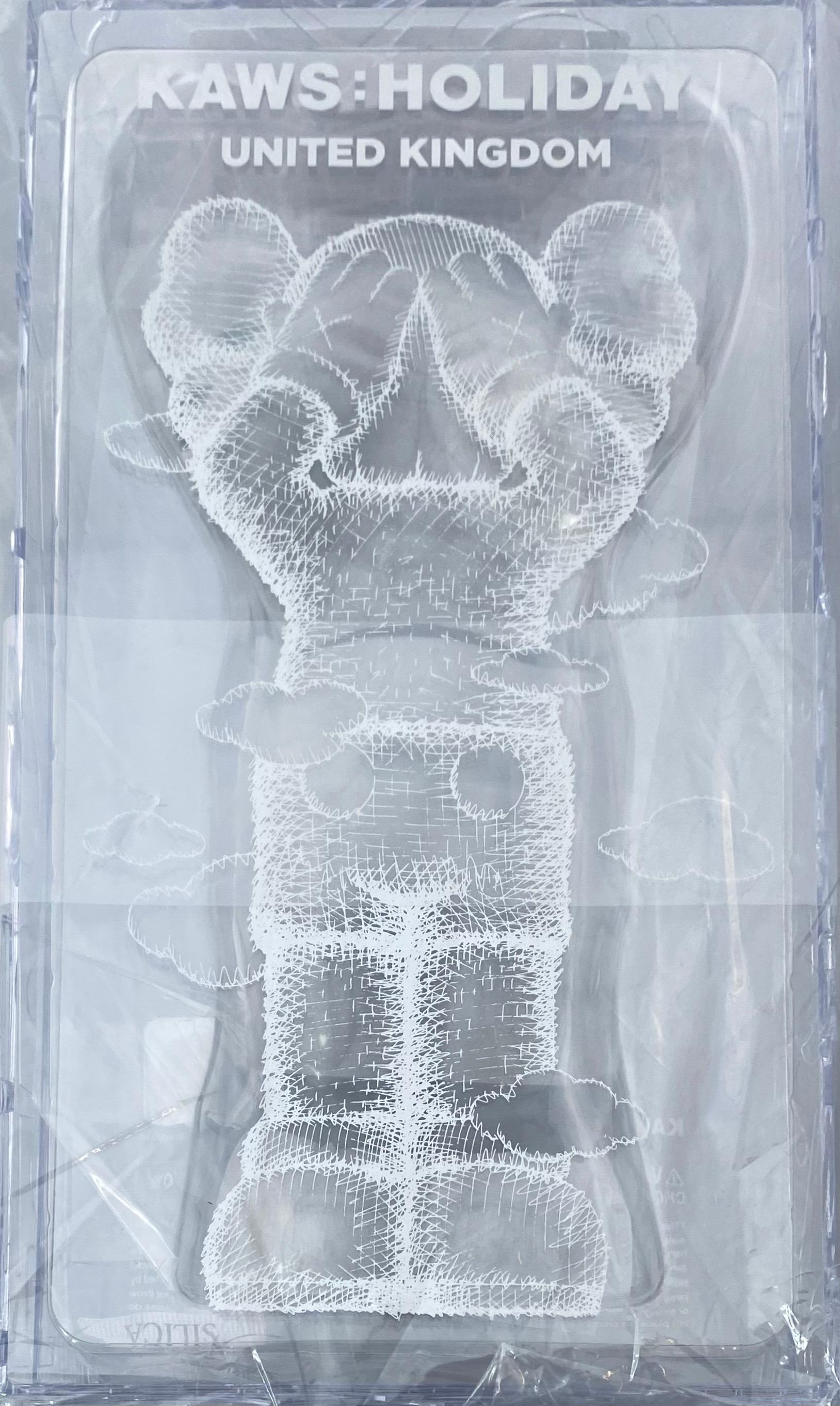 KAWS HOLIDAY UK set di 3 opere (KAWS Italia) in vendita 7