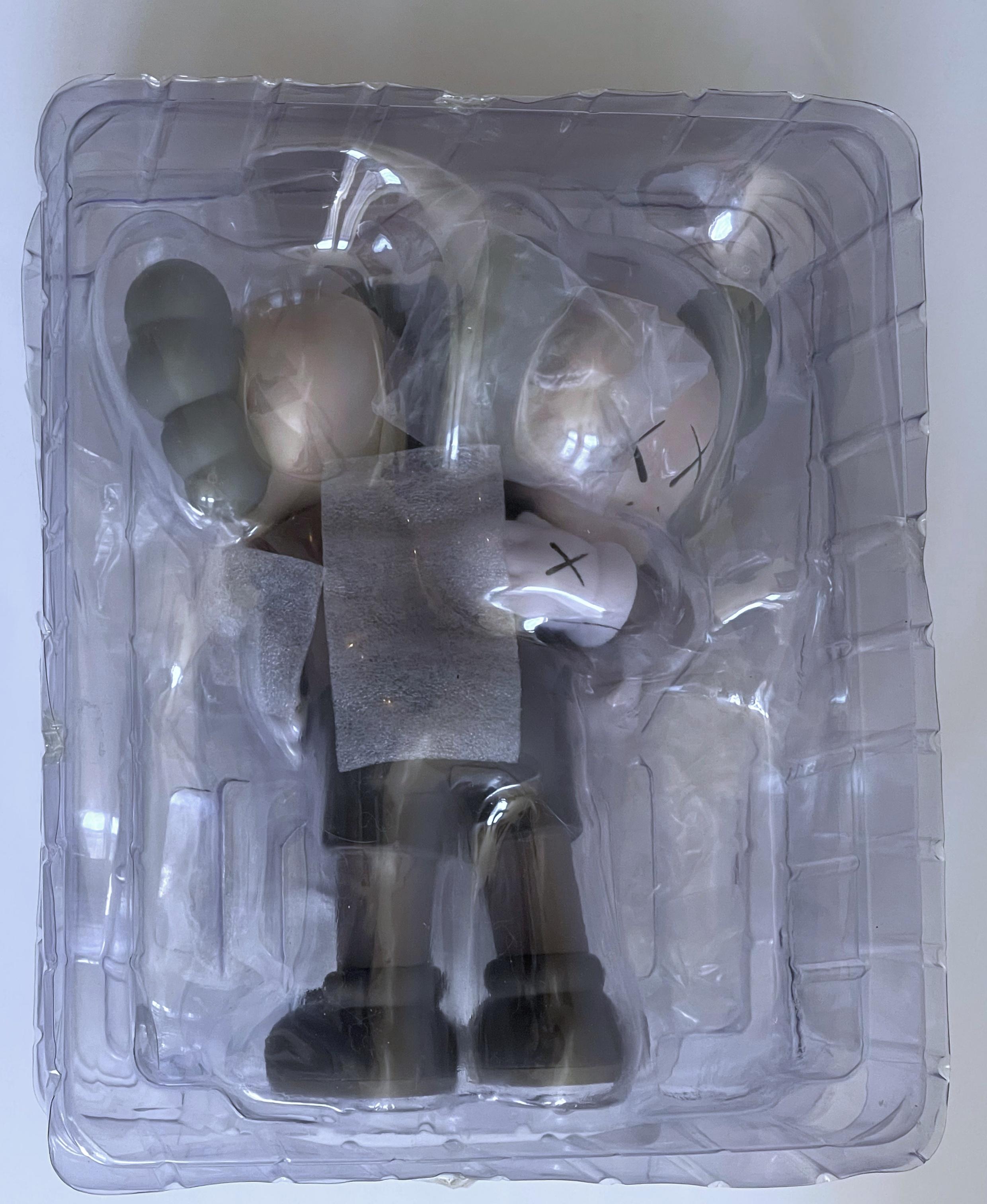 KAWS Together Companion (Marrón) - nuevo en su embalaje original con holograma en venta 4