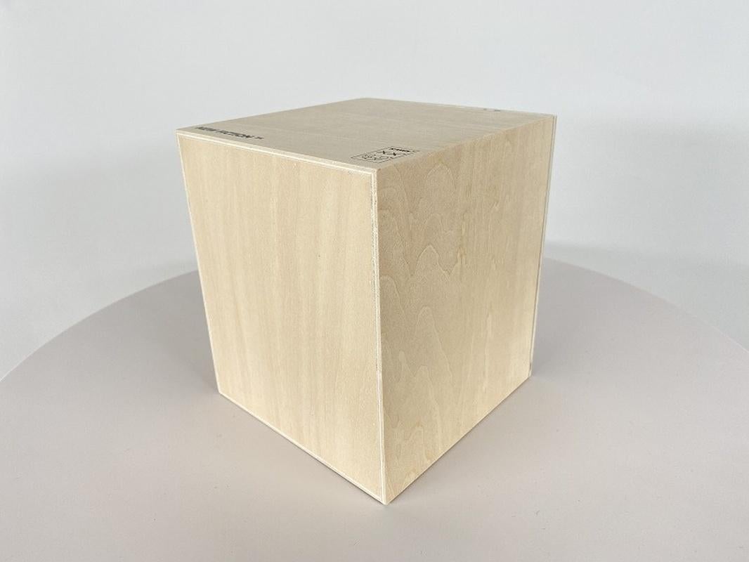 Bronze - Abri, 2022. Édition limitée à 250 exemplaires ; sculpture en bronze de KAWS. en vente 7