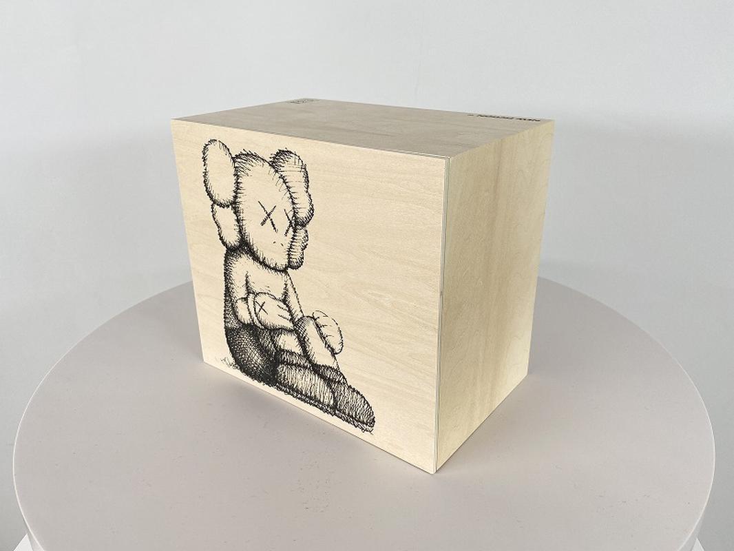 Bronze - Watching, 2022 Bronze Sculpture by KAWS Limited Edition of 250 For Sale 5