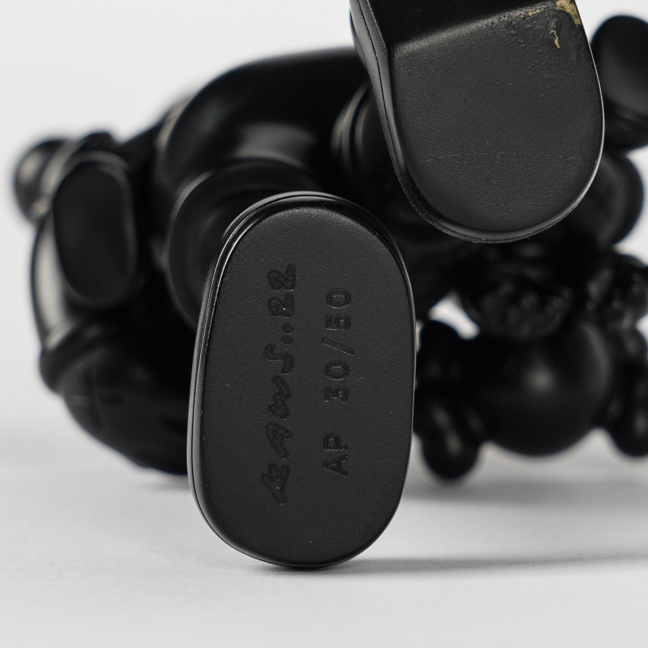 Clean Slate - Artist Proof - Bronze-Skulptur - KAWS zeitgenössisches Sammlerstück im Angebot 2