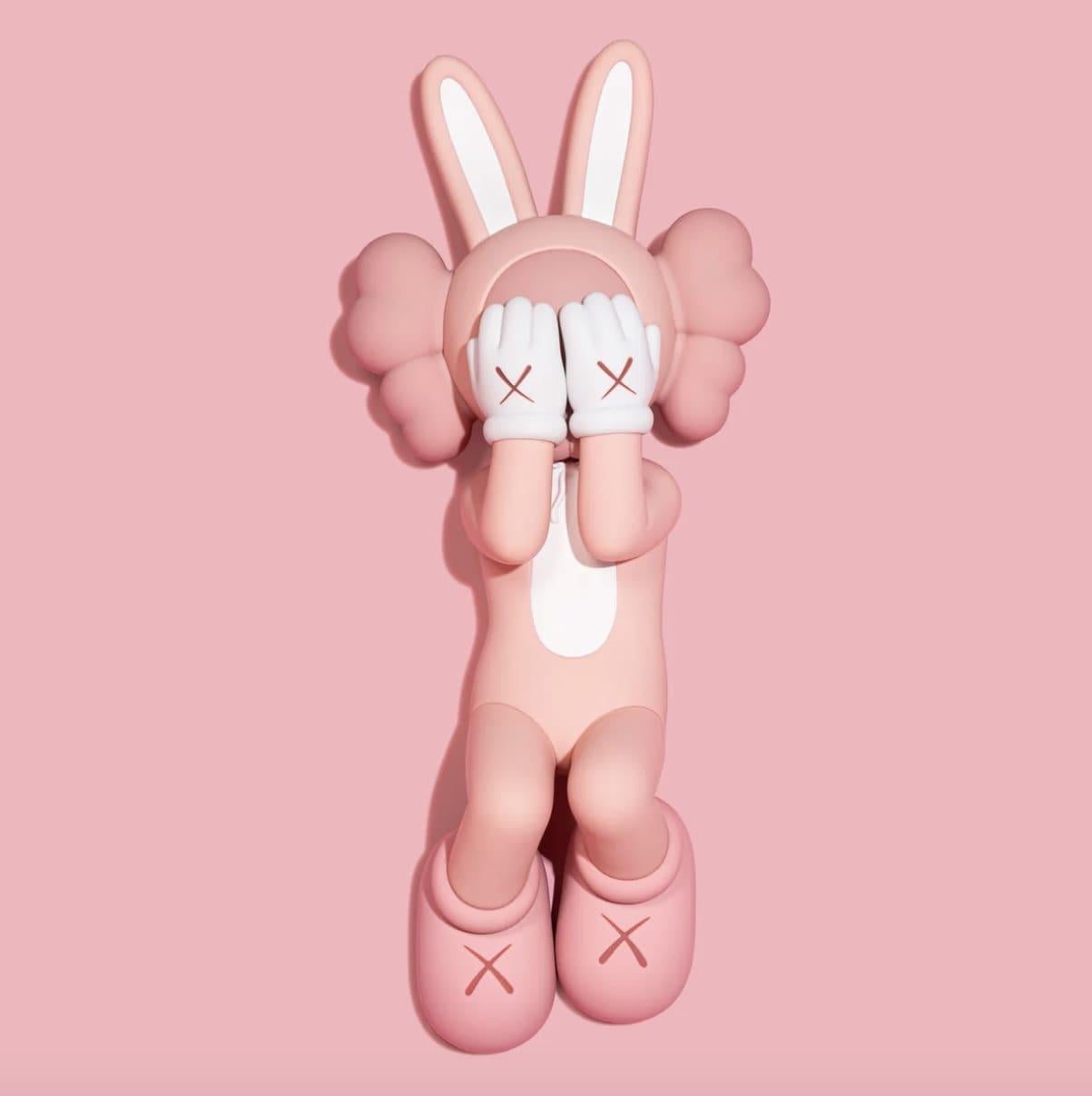 HOLIDAY INDONESIA - Figure ACCOMPLICE (rose) - Contemporain Sculpture par KAWS