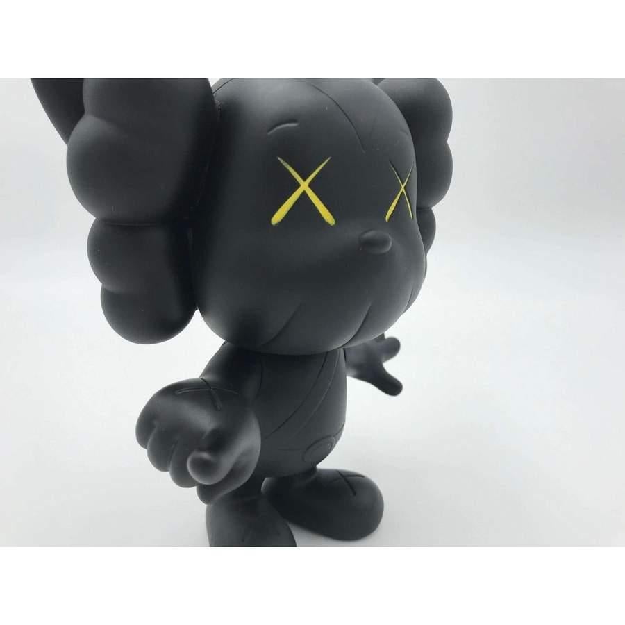 JPP (Noir) - Contemporain Sculpture par KAWS