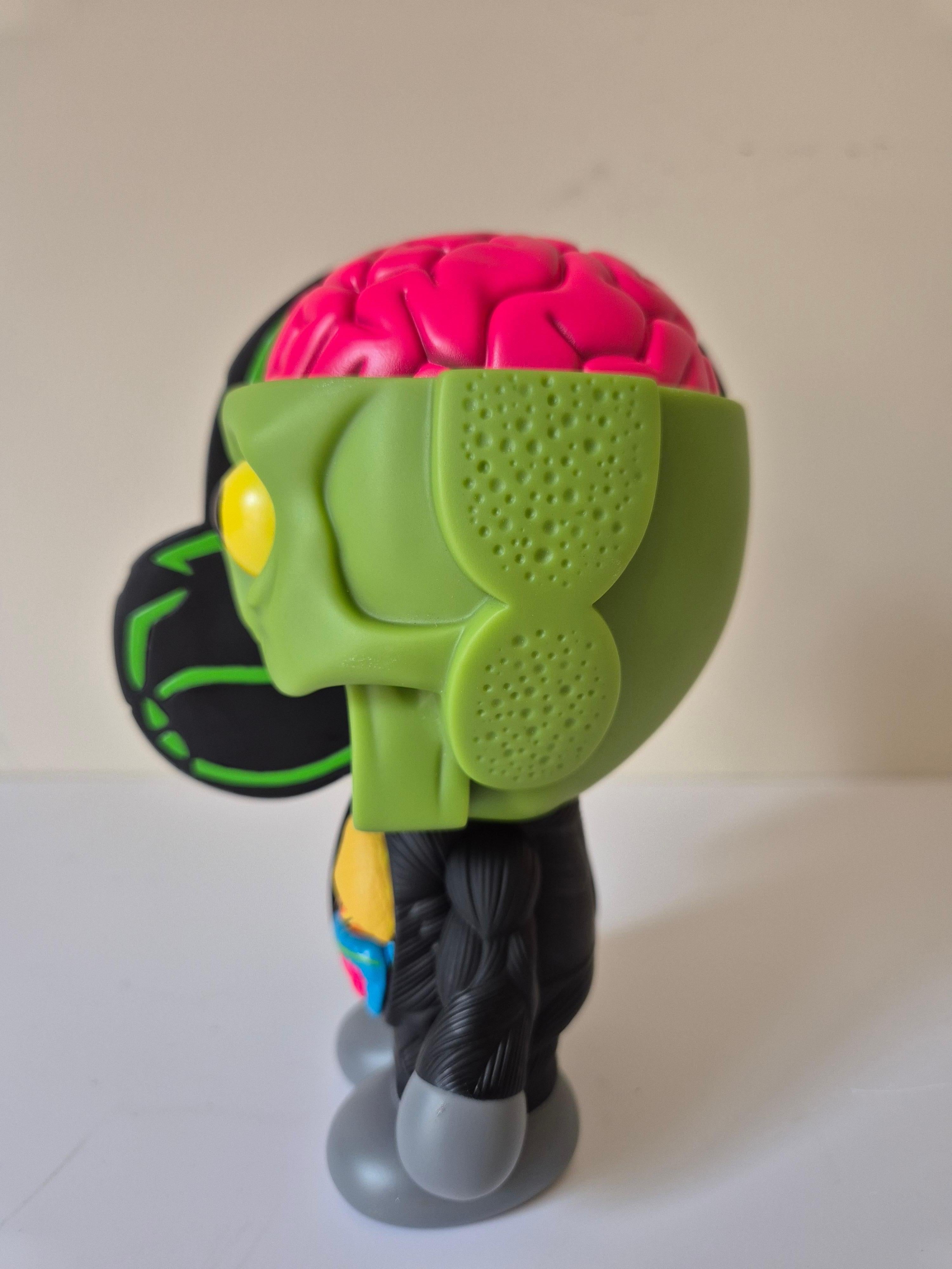 KAWS BAPE Milo disséqué (Noir) en vente 1