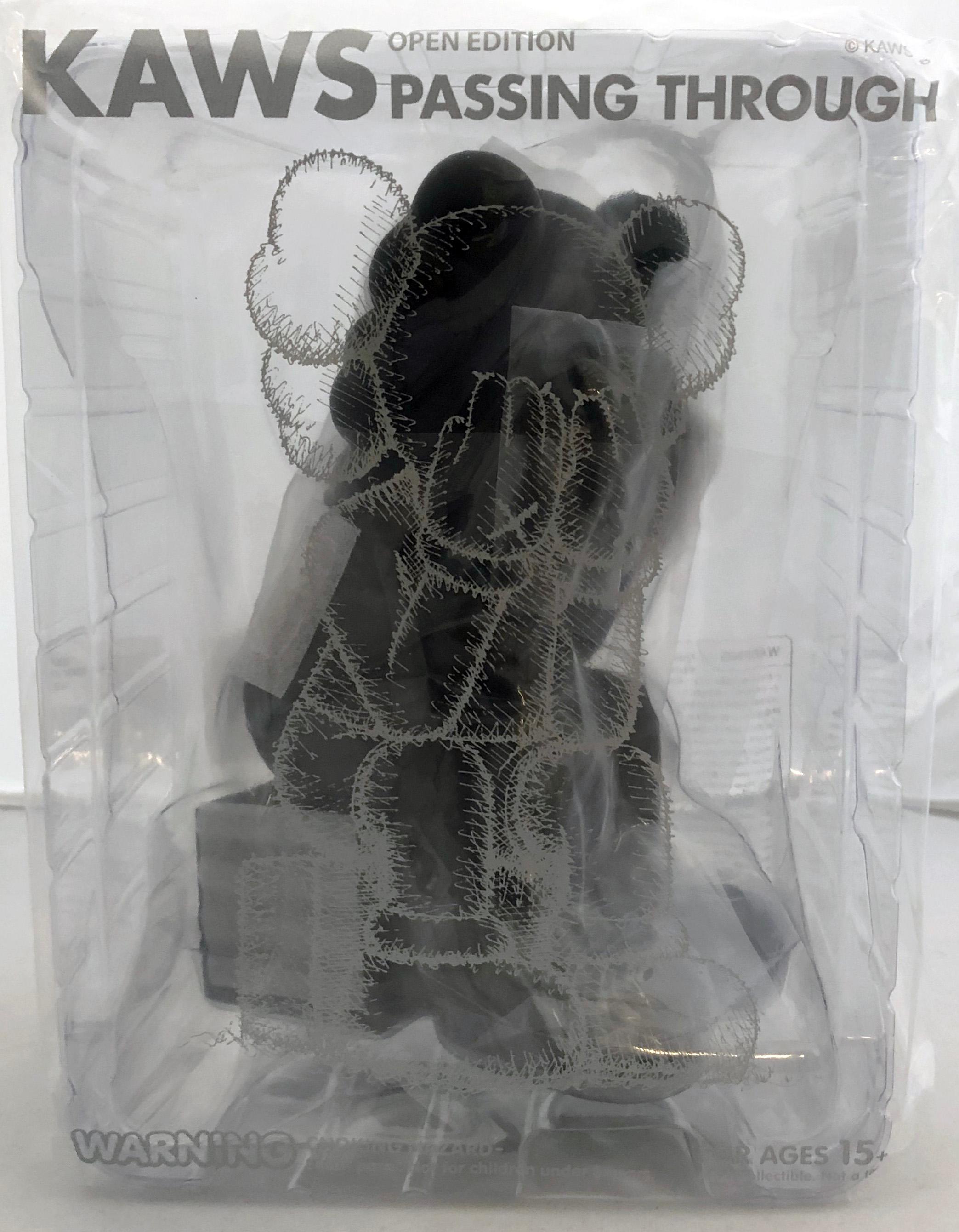 KAWS Black Passing Through Companion 2018 (Black KAWS passing through) 1