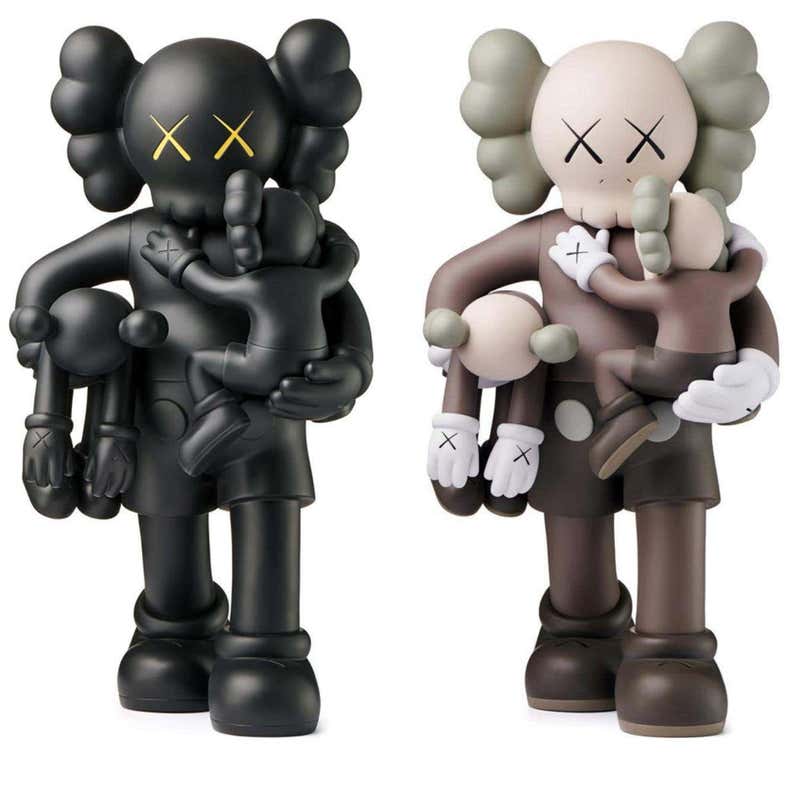 KAWS - KAWS FAMILY (black KAWS Family companion) For Sale at 1stDibs