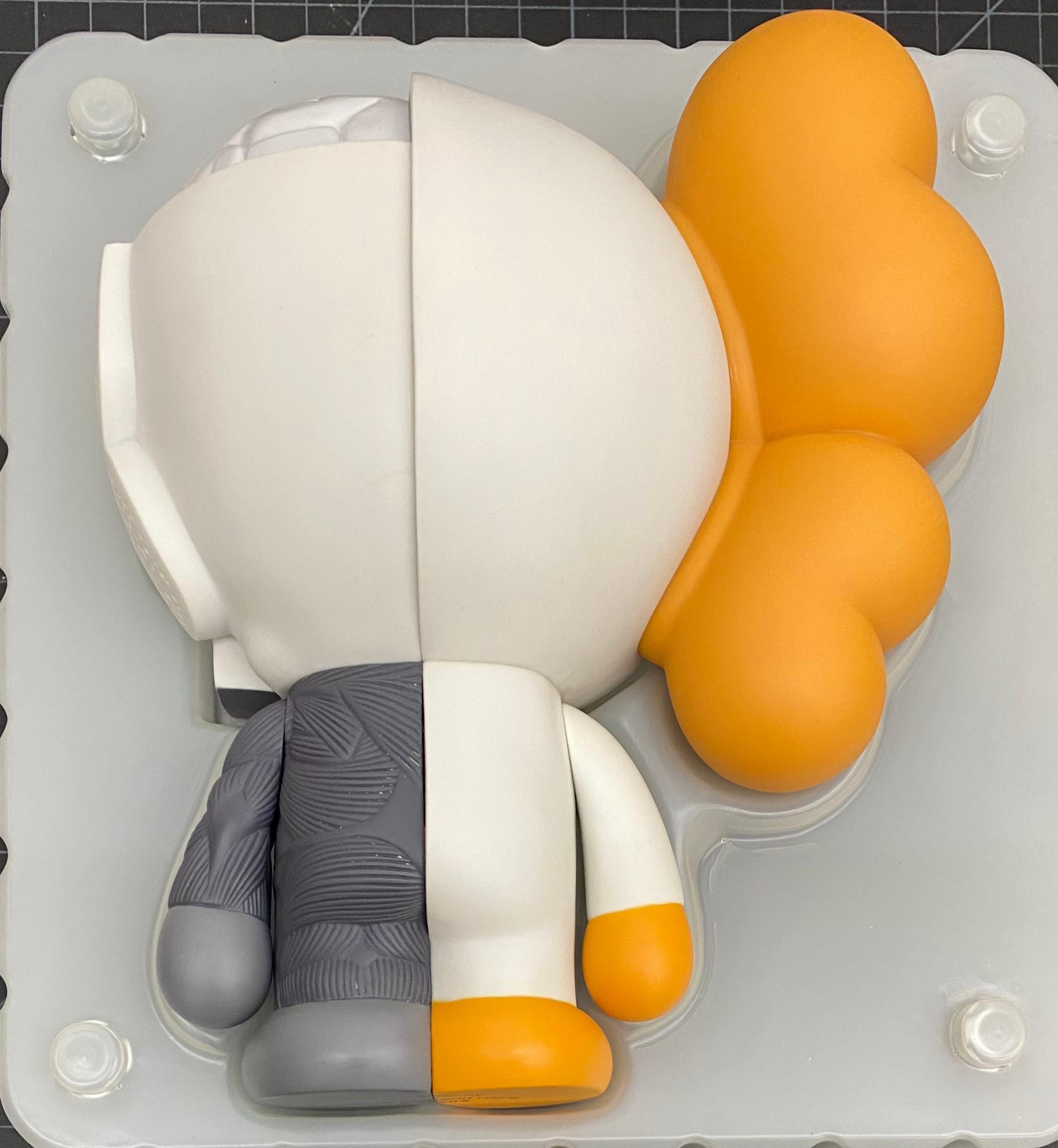 Compagnon Milo disséqué de KAWS (KAWS Milo)  en vente 2