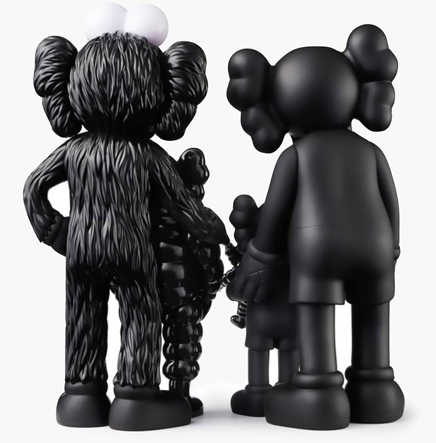 KAWS FAMILY complete set of 3 works (KAWS Family companion) For Sale 3