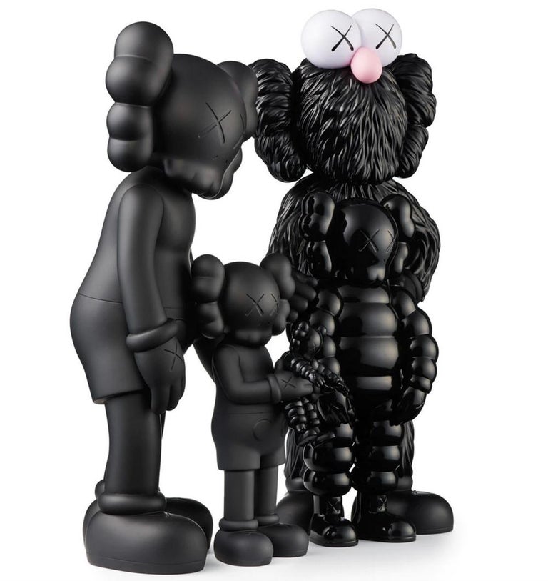 KAWS - FAMILY Figures - Black version - collectible Pop Art  For Sale 2
