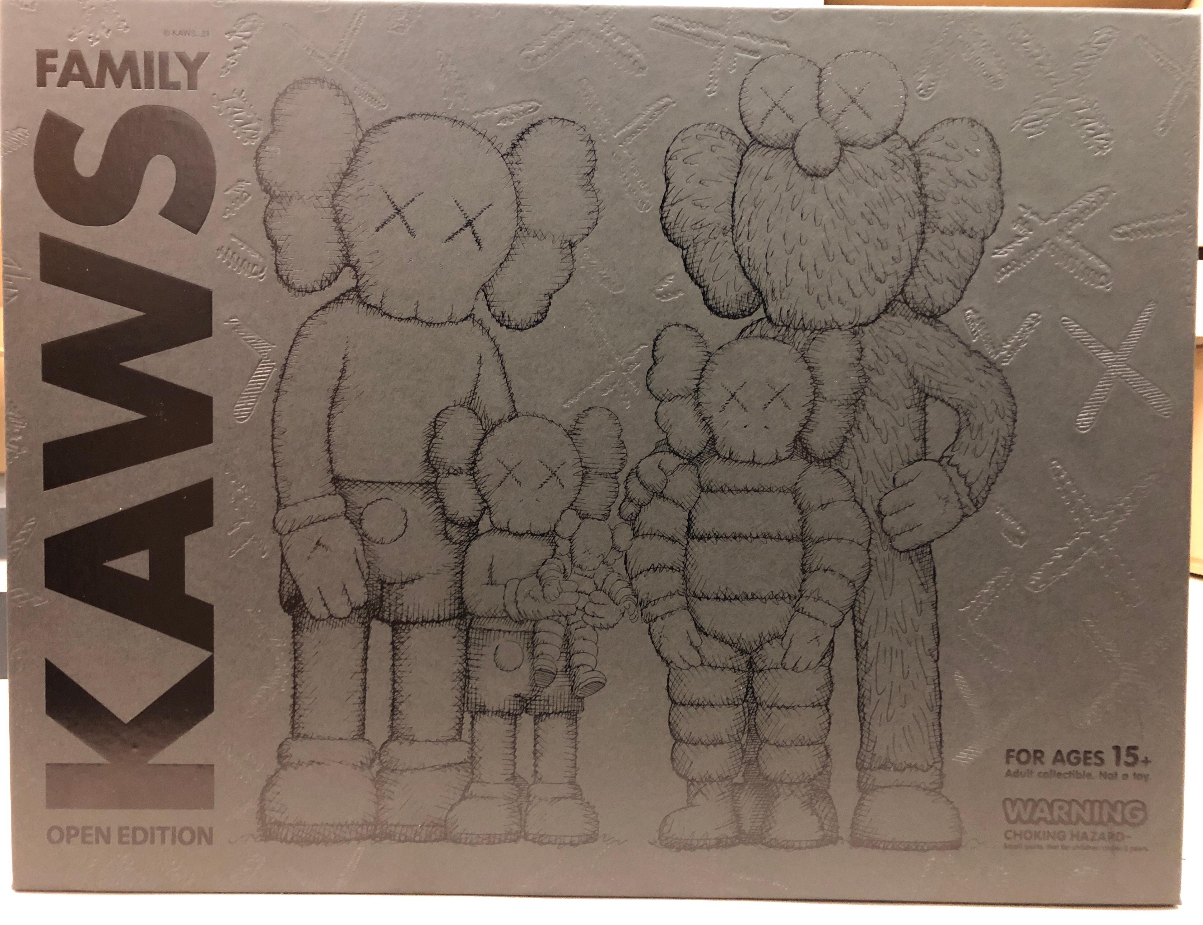 KAWS – FAMILY Figuren – schwarze Version – Sammlerstücke Pop Art  im Angebot 7