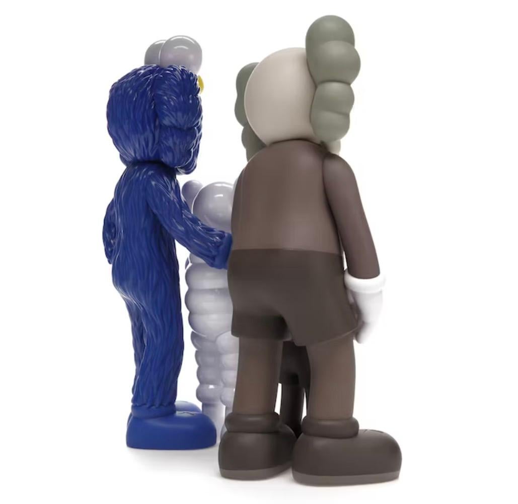 KAWS - Figures de famille - version marron - Pop Art de collection  en vente 6