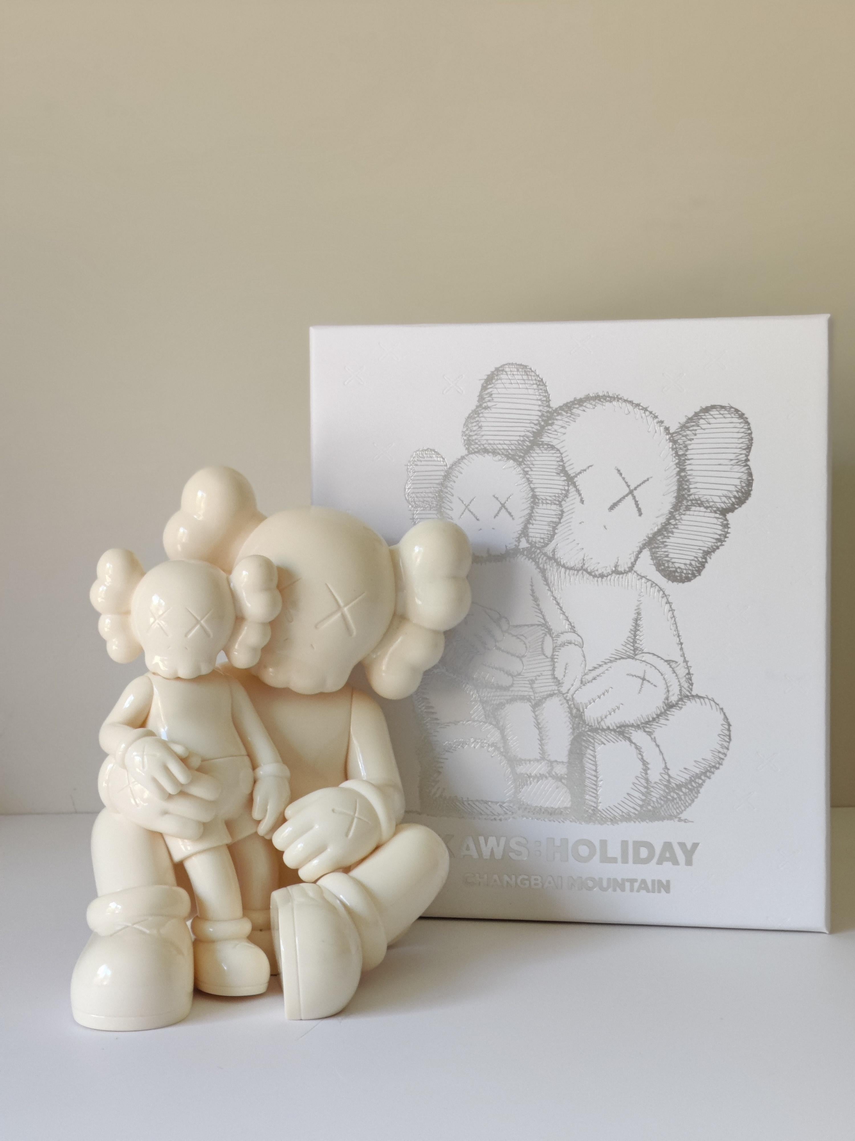 KAWS -- Holiday Changbai Mountain (blanc) en vente 2