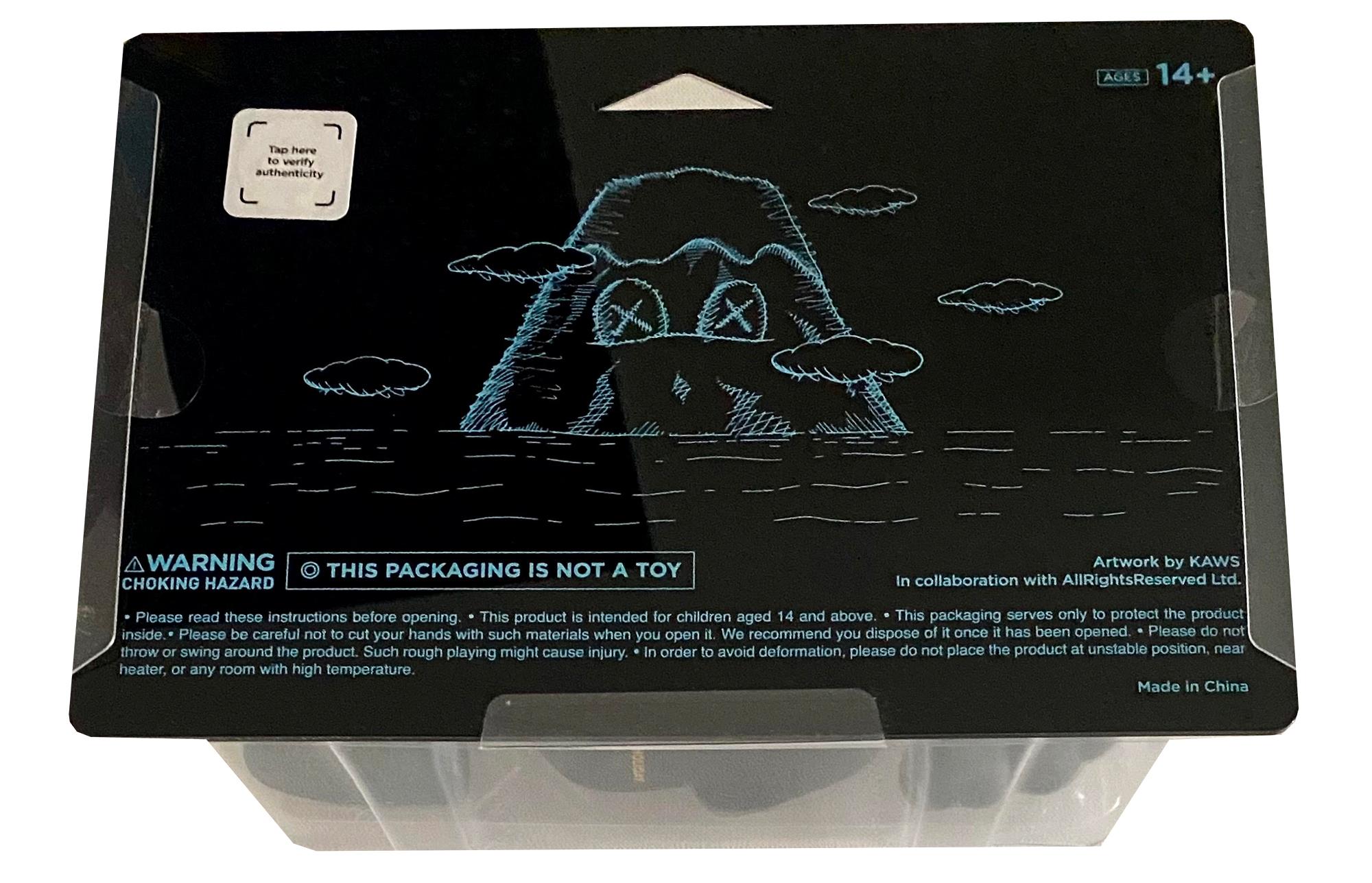 KAWS Holiday Companion Japan set completo di 3 opere (KAWS Mount Fuji Japan) in vendita 8