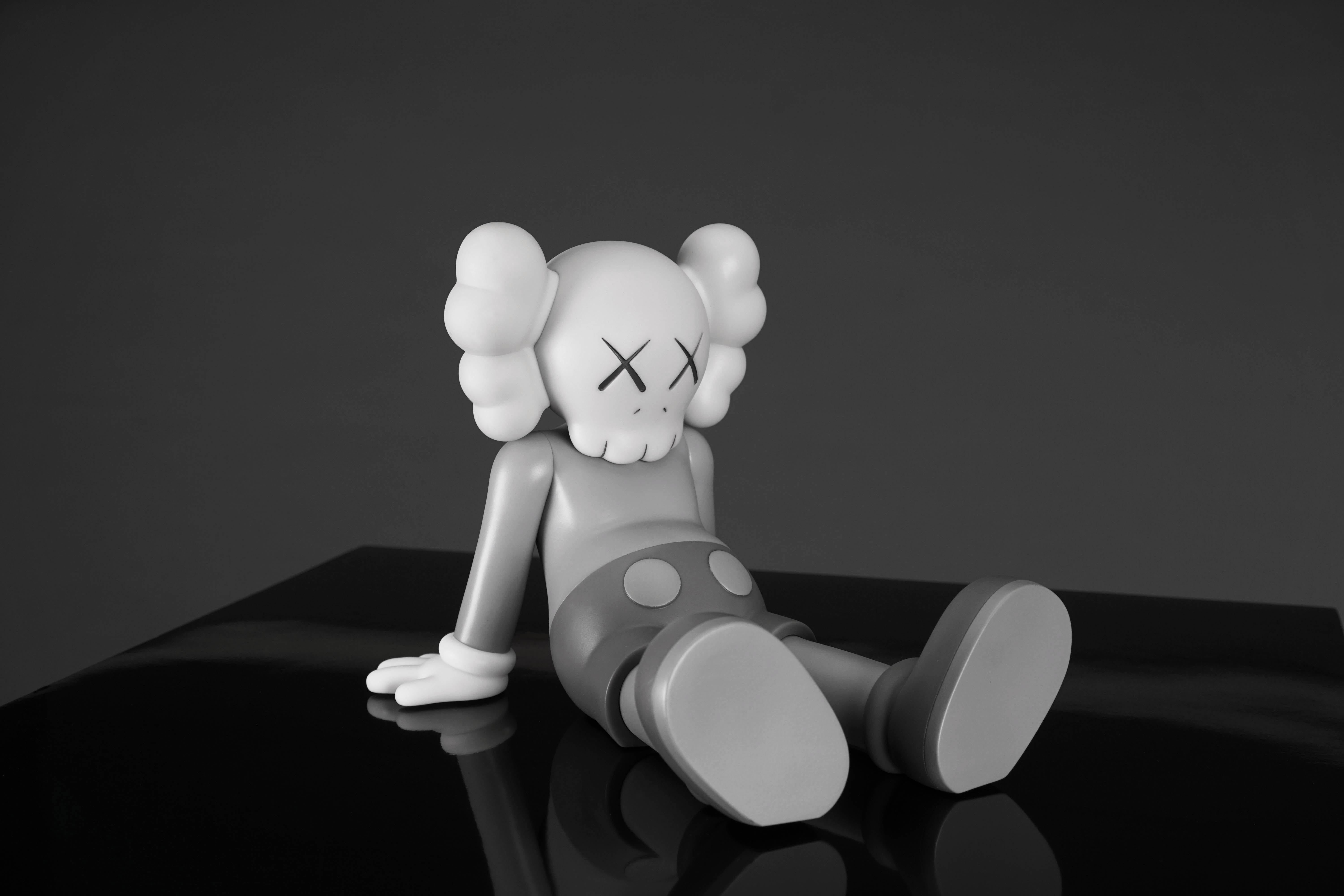 7" inch KAWS Holiday Vinyl Limited Toy Statue Figure Gift Black Color in Box 
