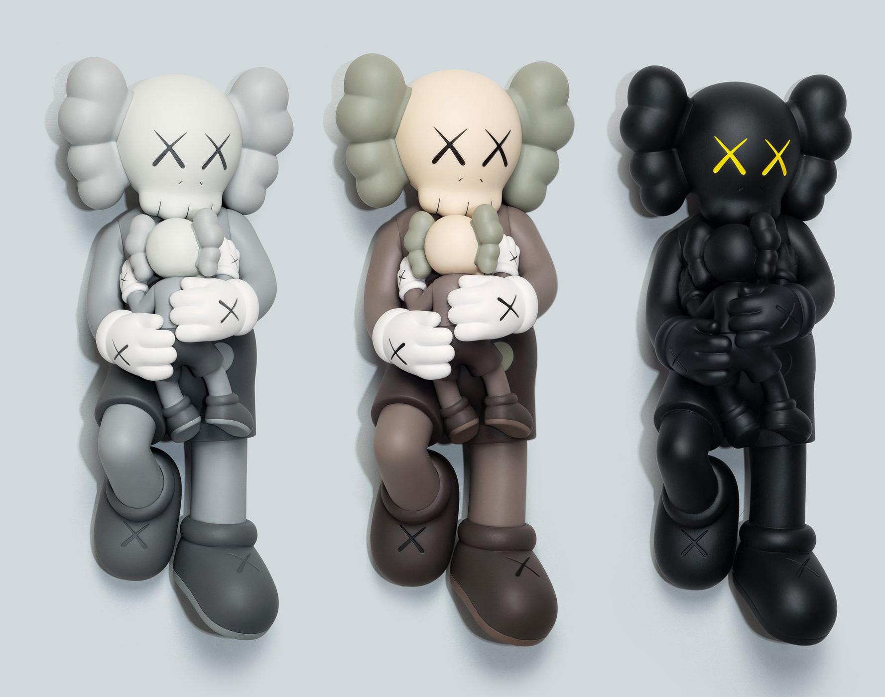 KAWS Holiday Singapore (KAWS Singapore): complete set of 3 works:

A compete set of 3 KAWS Holiday Companions new in their original packaging. KAWS Singapore was published in 2021 to commemorate the debut of KAWS’ 42-meter inflatable work of same
