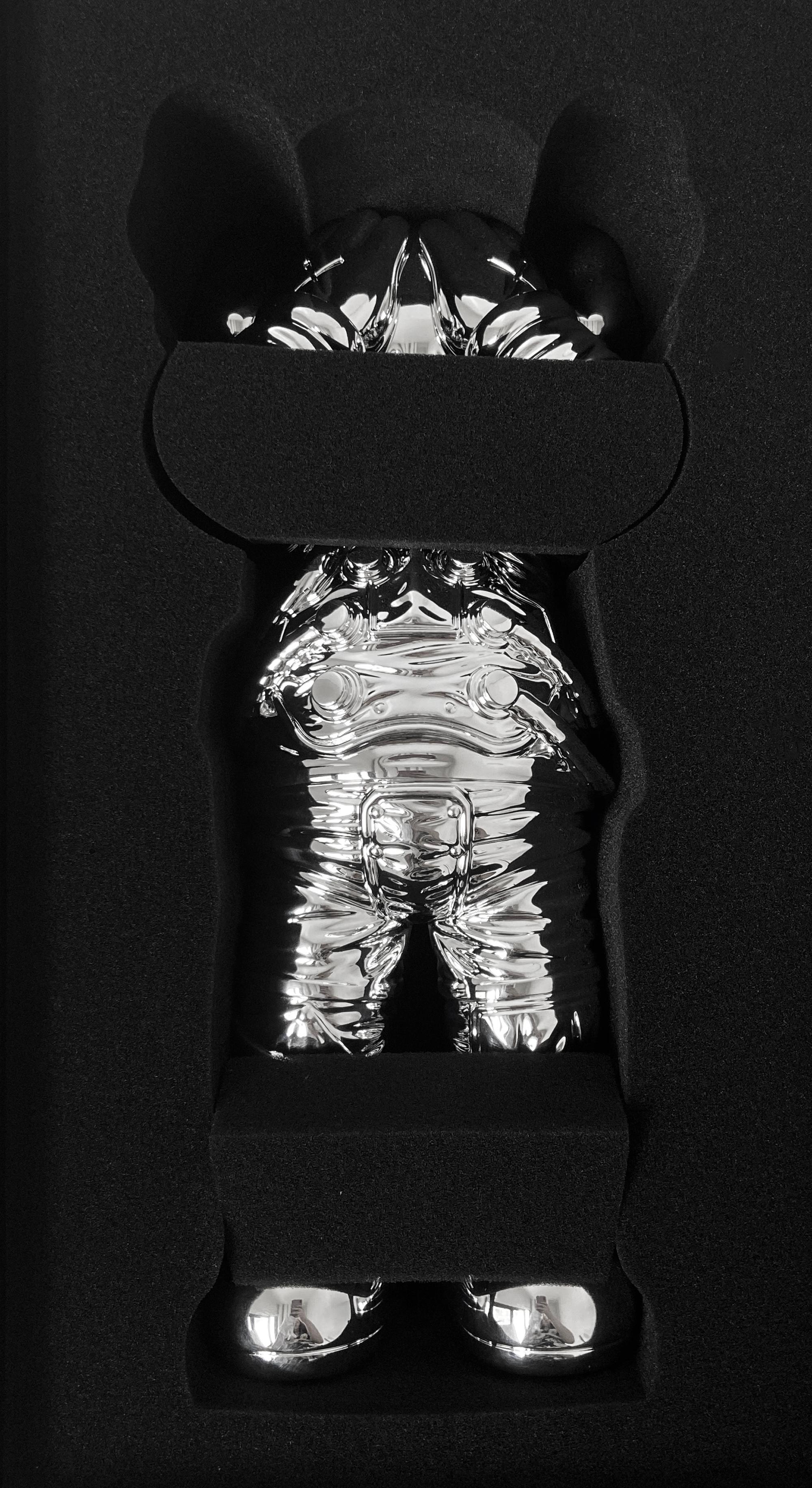 Compañero de vacaciones KAWS (KAWS espacio de vacaciones de plata) en venta 2