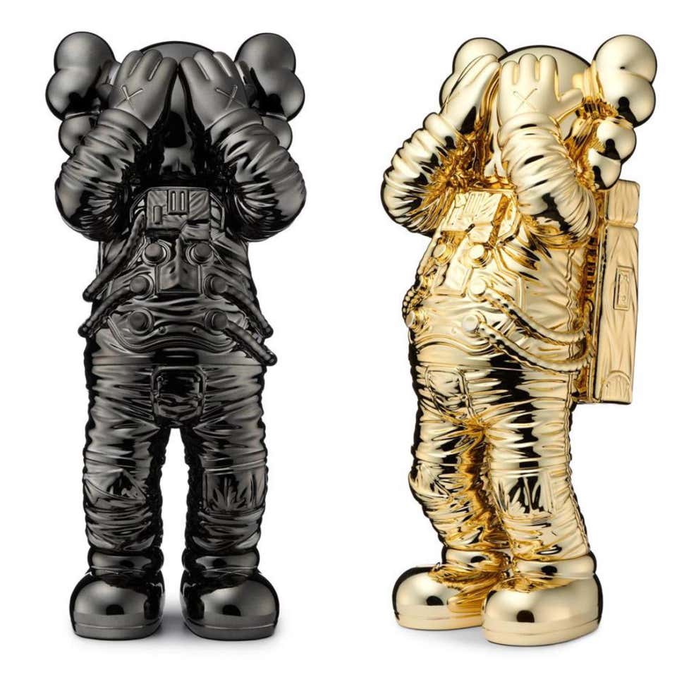 KAWS - KAWS: Clean Slate (Brown) - Design Vinyl Sculpture. Modern, Pop ...