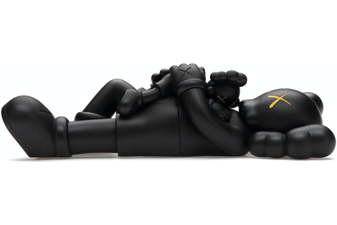KAWS Holiday Taipei & KAWS Holiday Singapore (2 œuvres) en vente 4