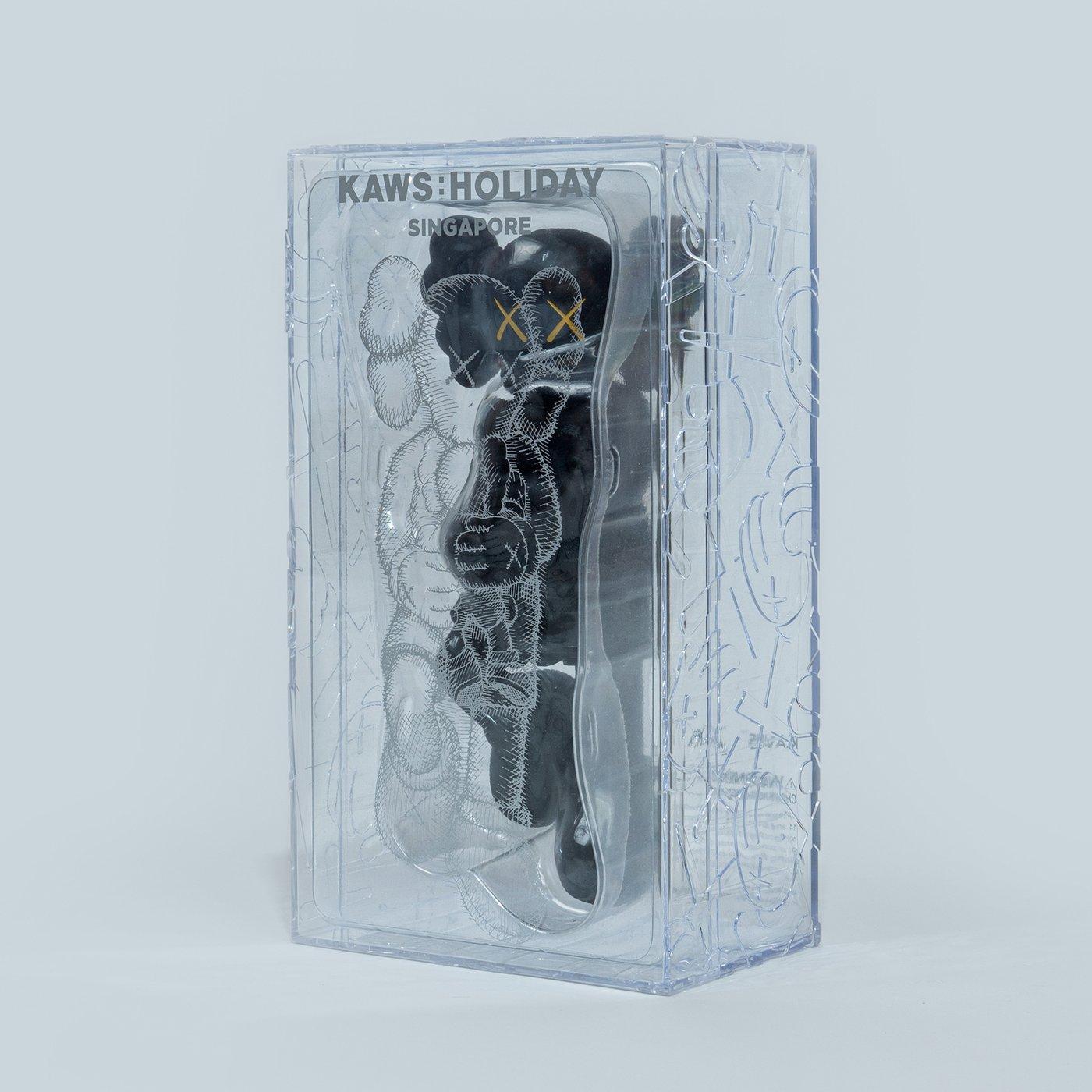 KAWS Holiday Taipei & KAWS Holiday Singapore (2 œuvres) en vente 5