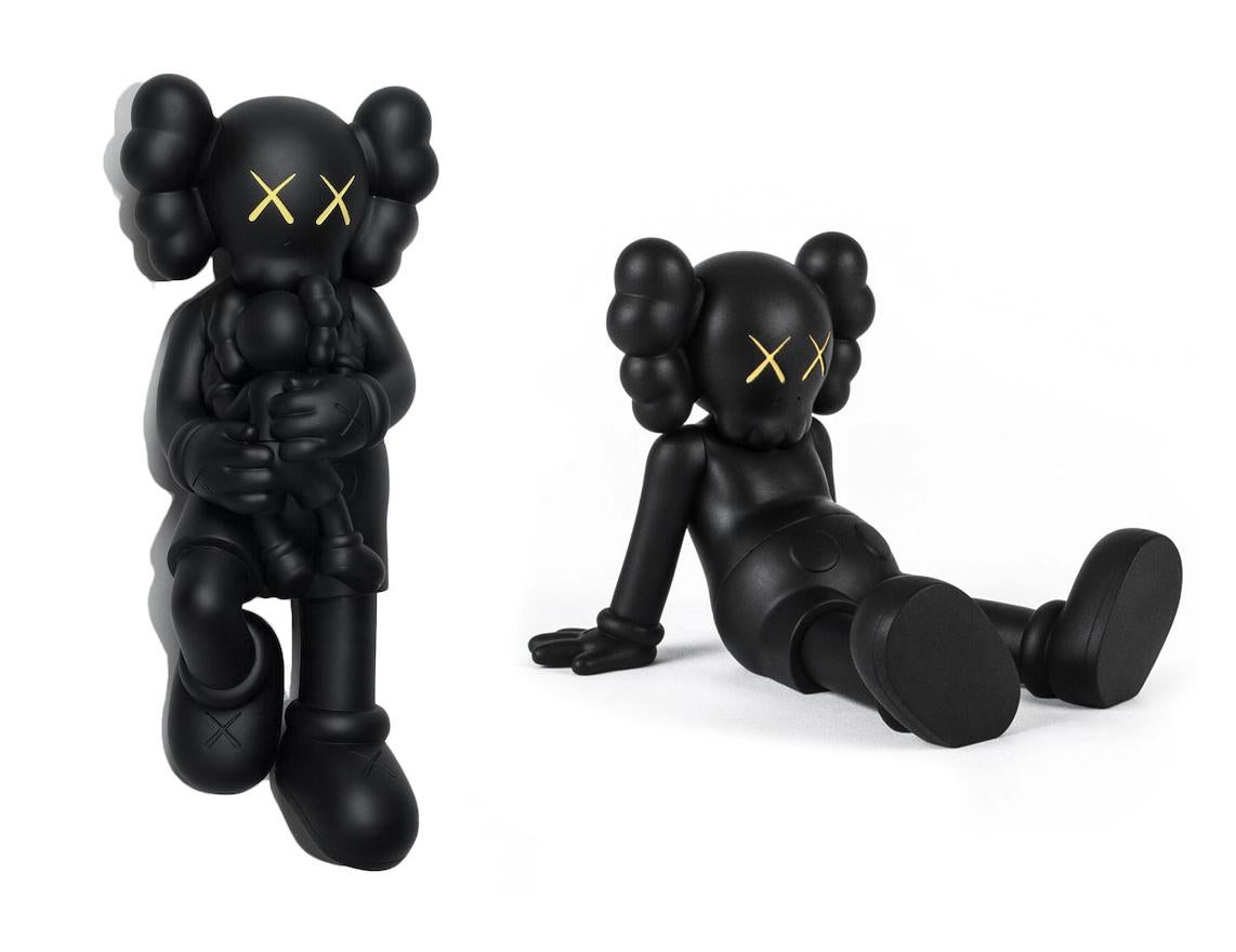 KAWS Black Holiday Taipei et KAWS Holiday Singapour :
Un ensemble de 2 figurines de KAWS pour les fêtes de fin d'année, représentant le compagnon KAWS dans deux positions distinctes. Chaque pièce a été publiée par l'artiste pour commémorer les