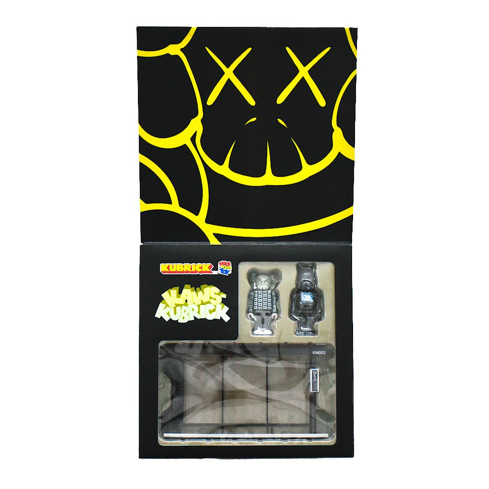Ready to display super cool Kaws Kubrick Bus Stop Set-2.
Released in 2002.
Comes complete with 2 mini Kaws figures.
Figures are stamped with “KAWS..02” on back of leg.
Bus Stop has Kaws Chum graphics on 2 sides and printed with MEDICOM TOY.
Released