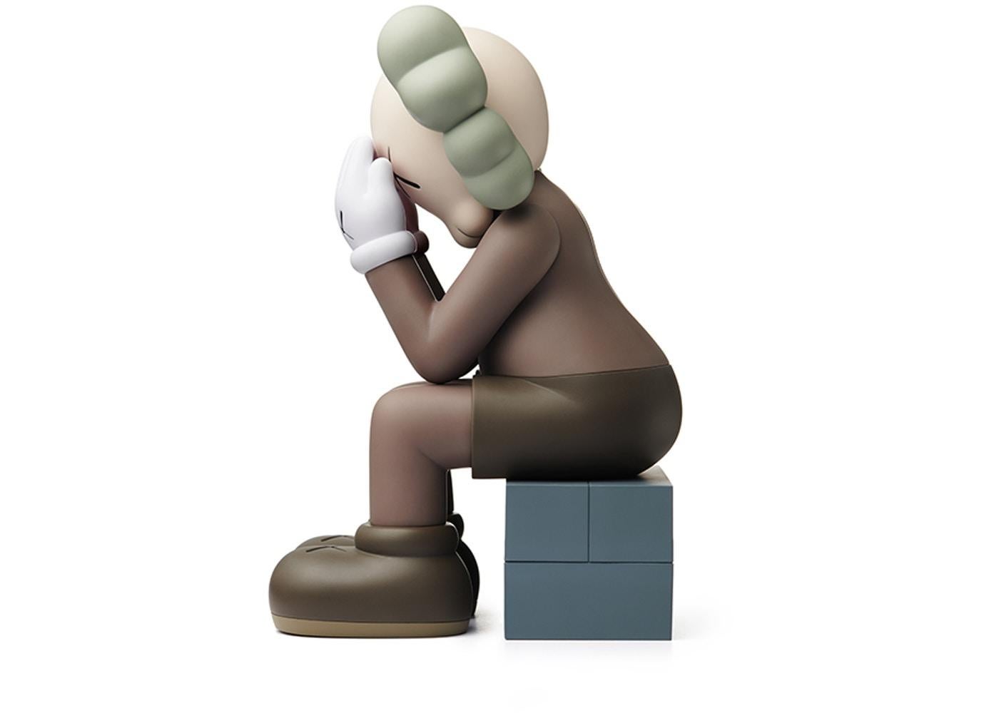 KAWS Passing Through Companion 2018 (KAWS brun passant par le compagnon) en vente 2