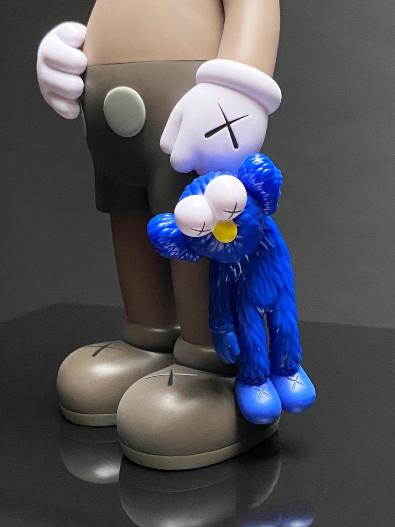 'KAWS SHARE, 20' Open Edition Vinyl Art Toy, Brown/Blue For Sale 6