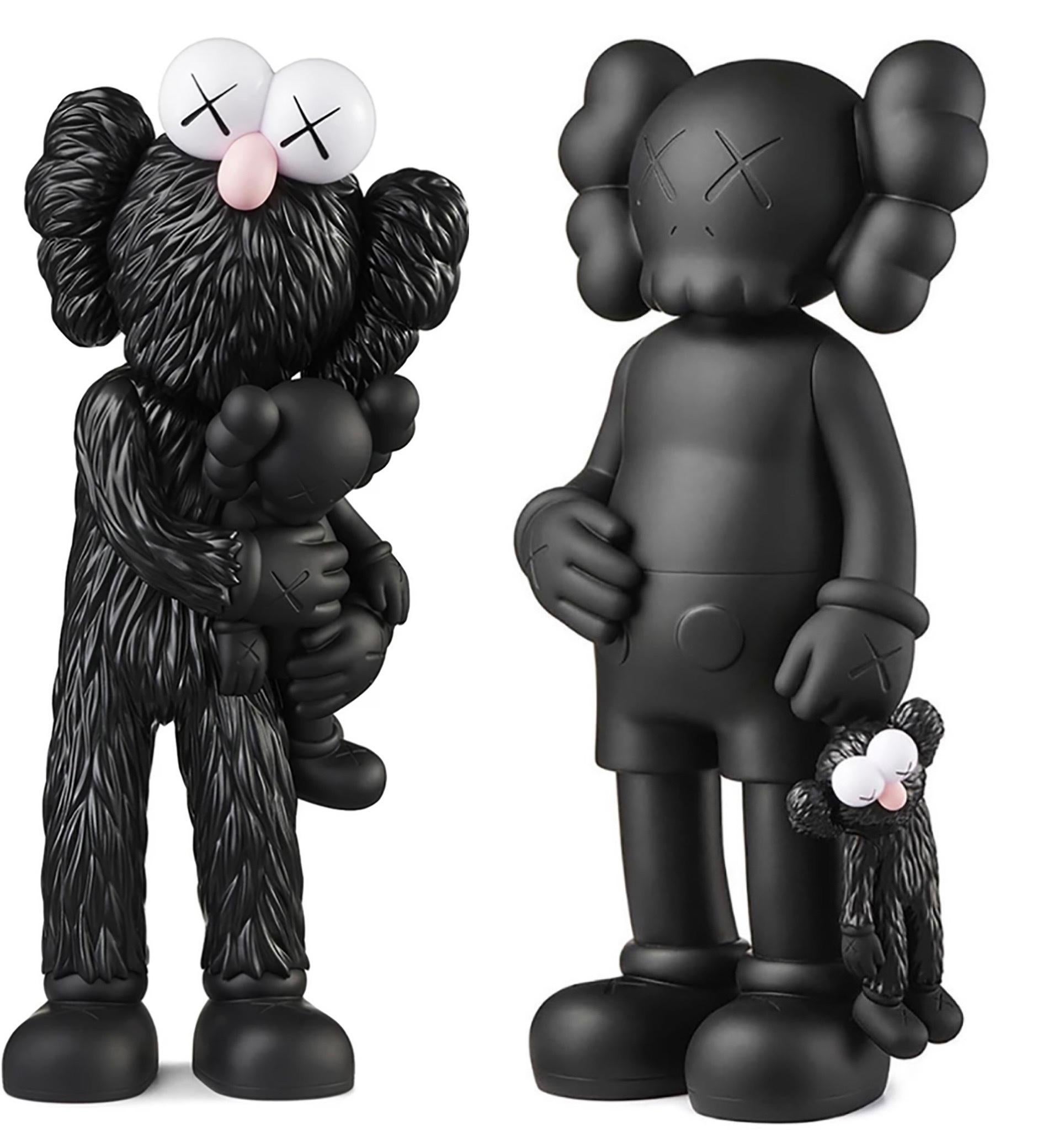 KAWS SHARE, KAWS TAKE : ensemble de 2 sculptures figuratives noires de KAWS, chacune neuve et non ouverte dans son emballage d'origine. 

Médium : Vinyle peint, résine coulée (s'applique à chacun). 

SHARE : 12,4 x 6,3 pouces. 
TAILLE : 13,4 x 6