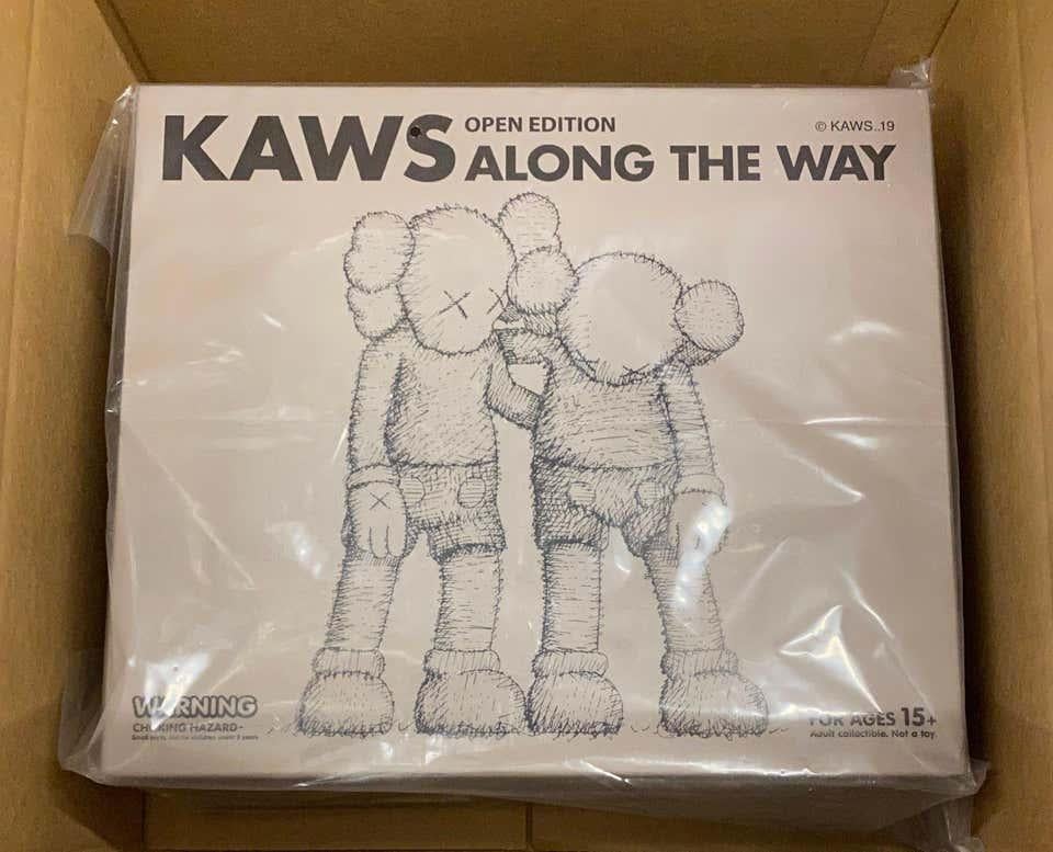 KAWS SMALL LIE Brown & KAWS Along The Way Brown (2 œuvres) en vente 6
