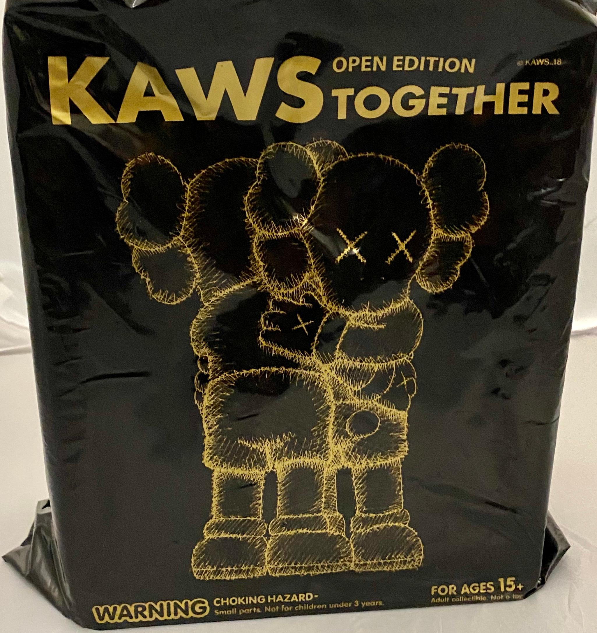 KAWS TOGETHER Black (KAWS Black Together Companion  en vente 4