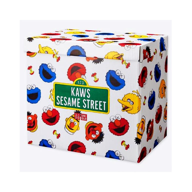 KAWS x Sesame Street: set of 5 works (KAWS plush)  For Sale 6