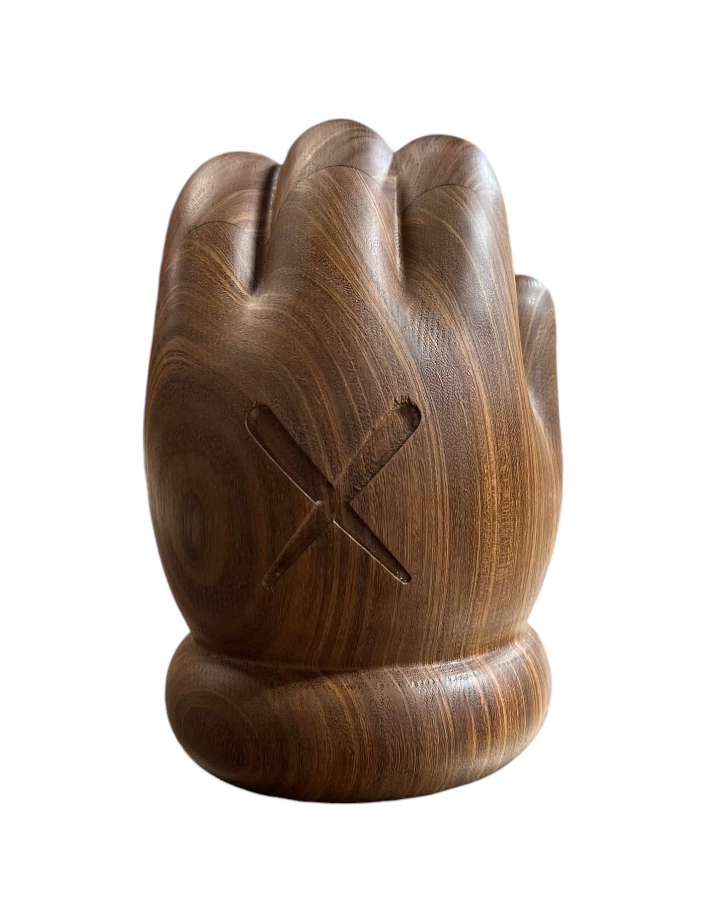 Rara Escultura de Madera Tallada a Mano Kaws Más Galería Suiza Juguete de Madera Arte en venta 6