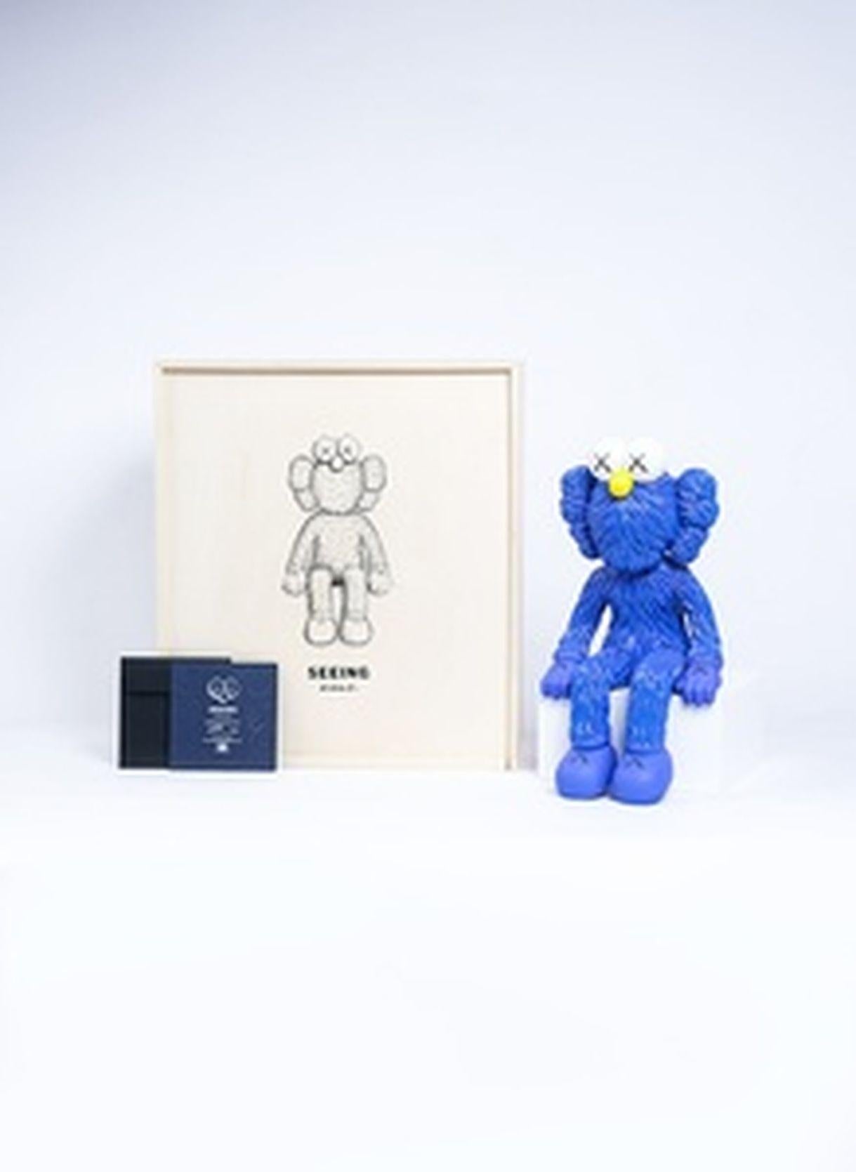 kaws seeing lamp