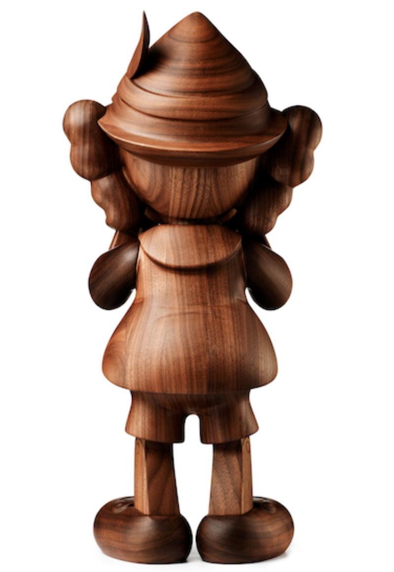 x Pinocchio en bois de Disney - Contemporain Sculpture par KAWS