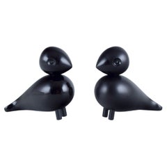 Kay Bojesen (1886-1958), designer danese. Due tortore in legno di colore nero