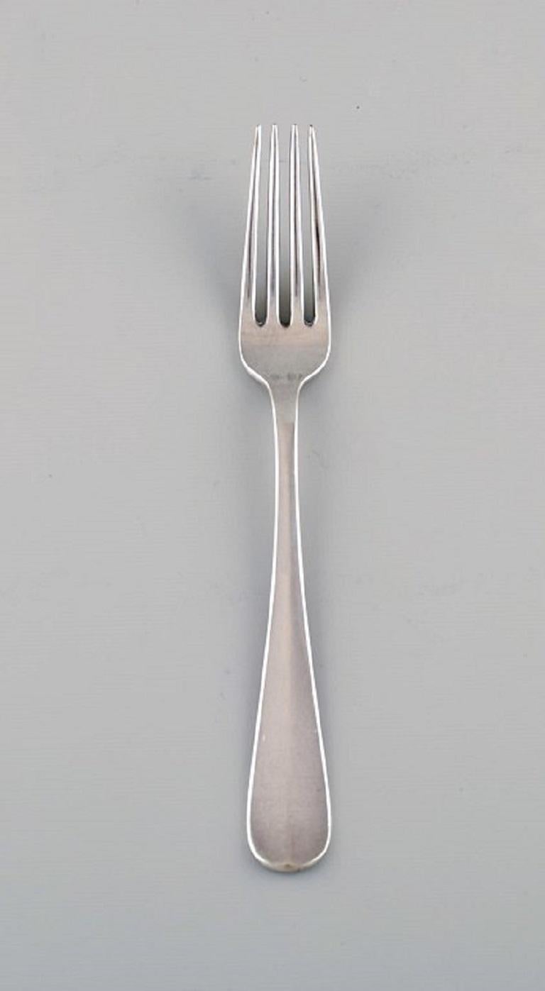 Kay Bojesen (1886-1958), Denmark. Six dinner forks in silver, 830. 
1920s / 30s.
Measures: length: 19.7 cm.
In excellent condition.
Stamped.
Our skilled Georg Jensen silversmith / goldsmith can polish all silver and gold so that it appears new.