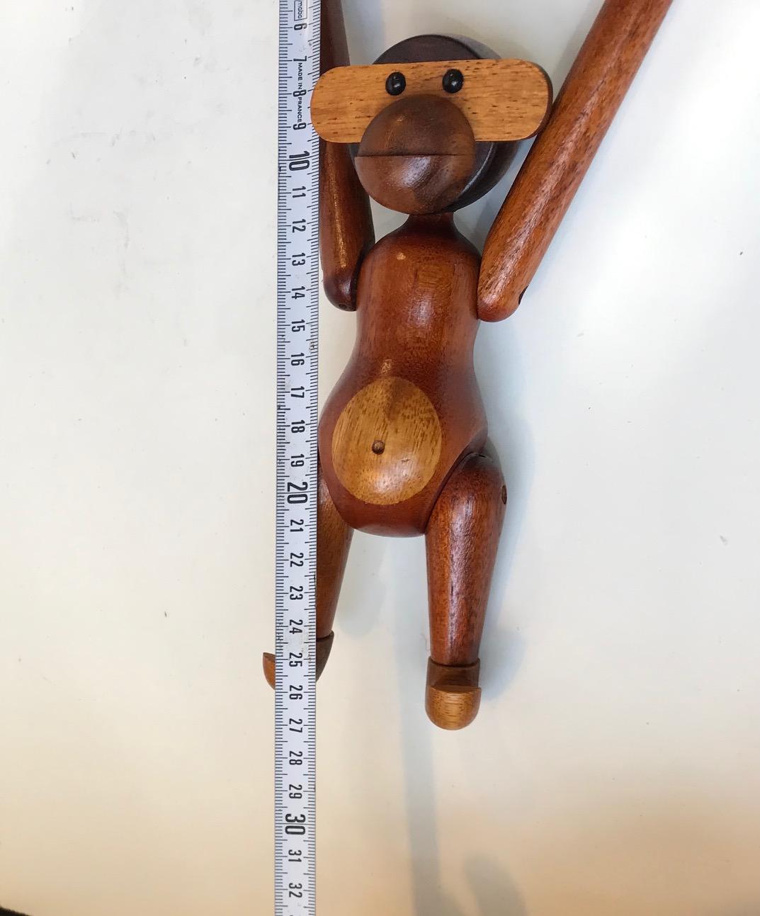 Kay Bojesen, a Pair of Vintage Monkeys with Articulated Limbs, Denmark 3
