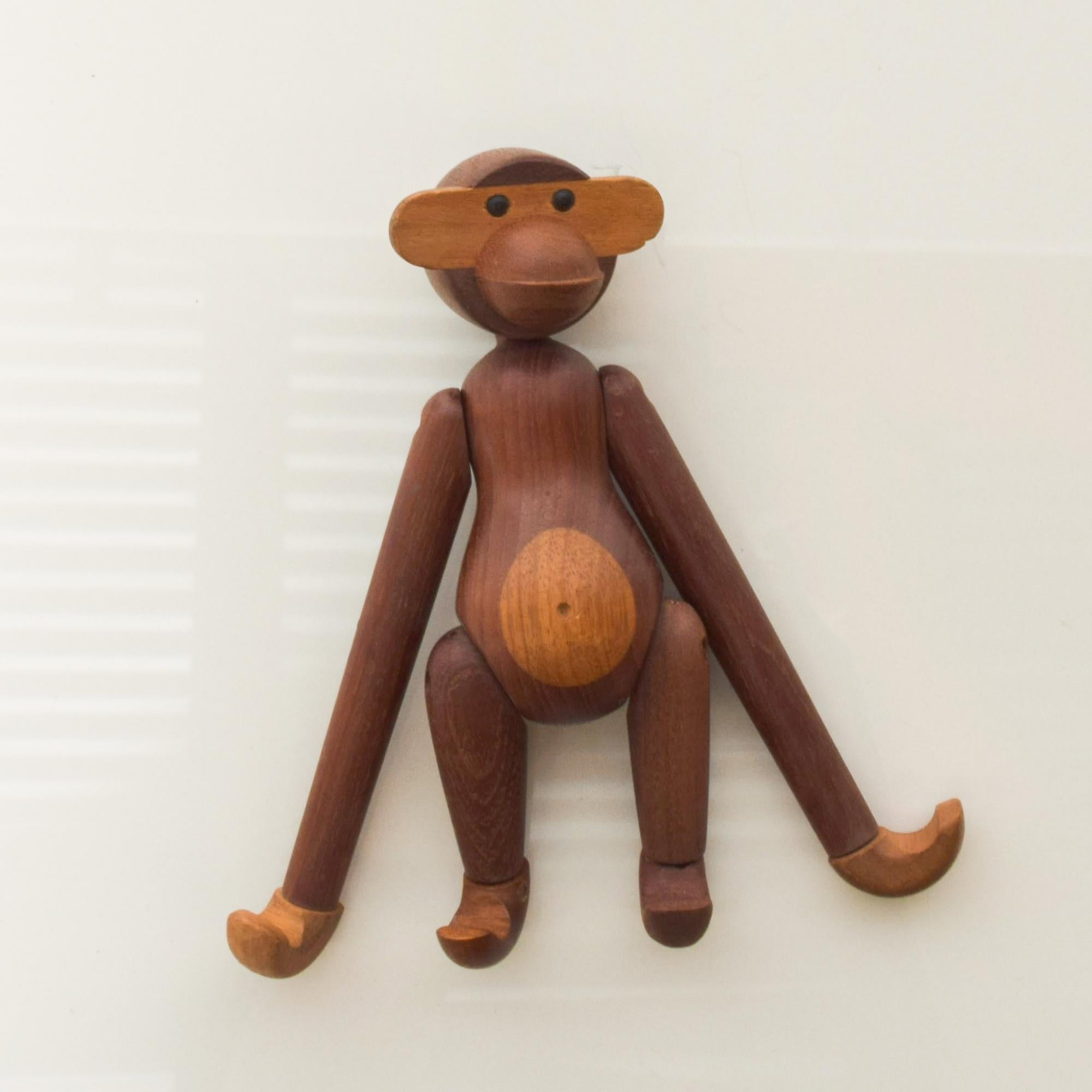Kay Bojesen Cute Wooden Flexible Figurine Monkey Toy in Teak, Denmark, 1960s In Good Condition In Chula Vista, CA
