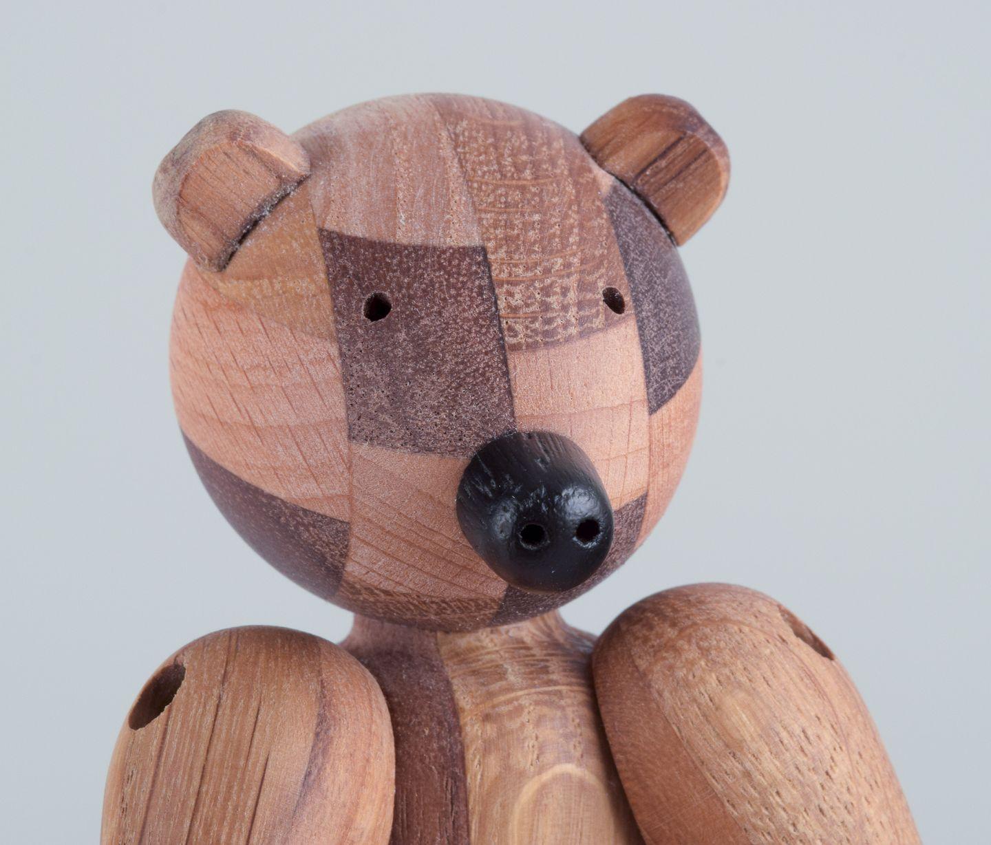 Scandinavo moderno Kaye Bojesen, designer danese. Orso realizzato con vari tipi di legno in vendita