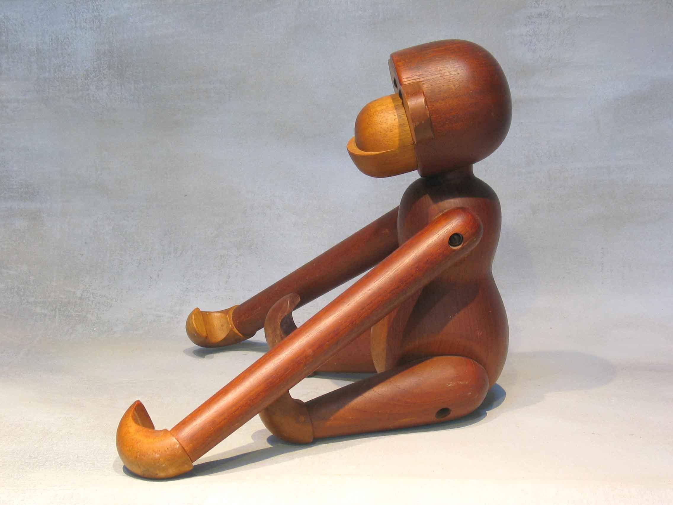 Kay Bojesen Denmark Signed Teak Monkey In Good Condition In Ottawa, Ontario