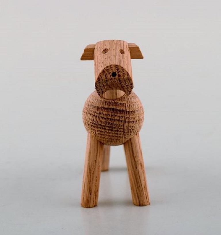 Kay Bojesen, Denmark. Wooden dog. Danish design, 20th-21st century.
Measures: 8 x 7.5 cm.
Stamped.
In perfect condition.