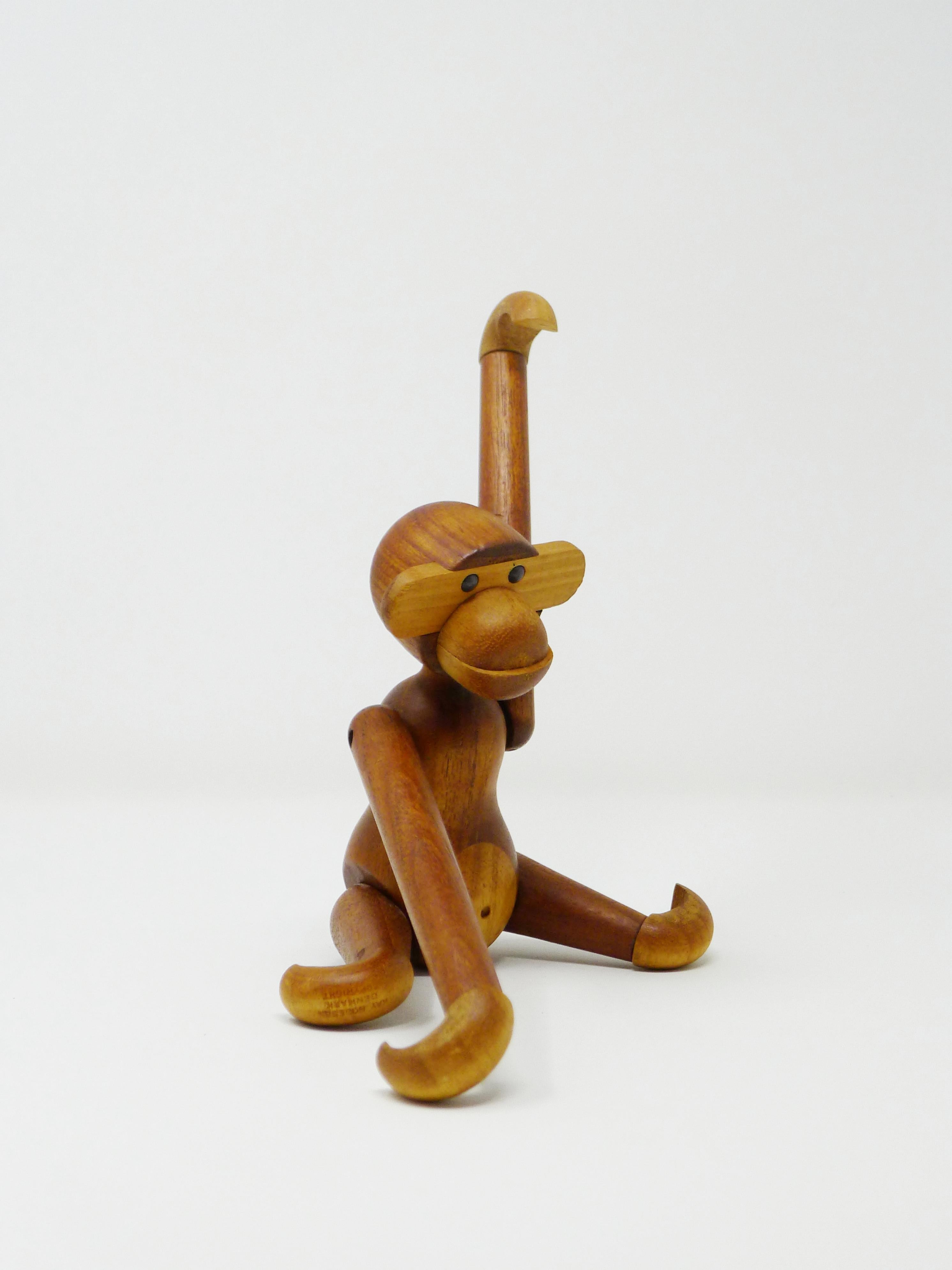 Kay Bojesen, Original Vintage Kleiner Affen aus Teakholz und limba-Holz, 1950er Jahre, signiert (Dänisch) im Angebot