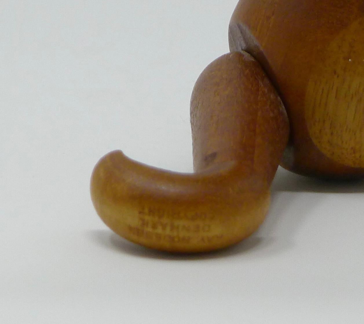 Kay Bojesen, Original Vintage Kleiner Affen aus Teakholz und limba-Holz, 1950er Jahre, signiert im Zustand „Gut“ im Angebot in Wargrave, Berkshire