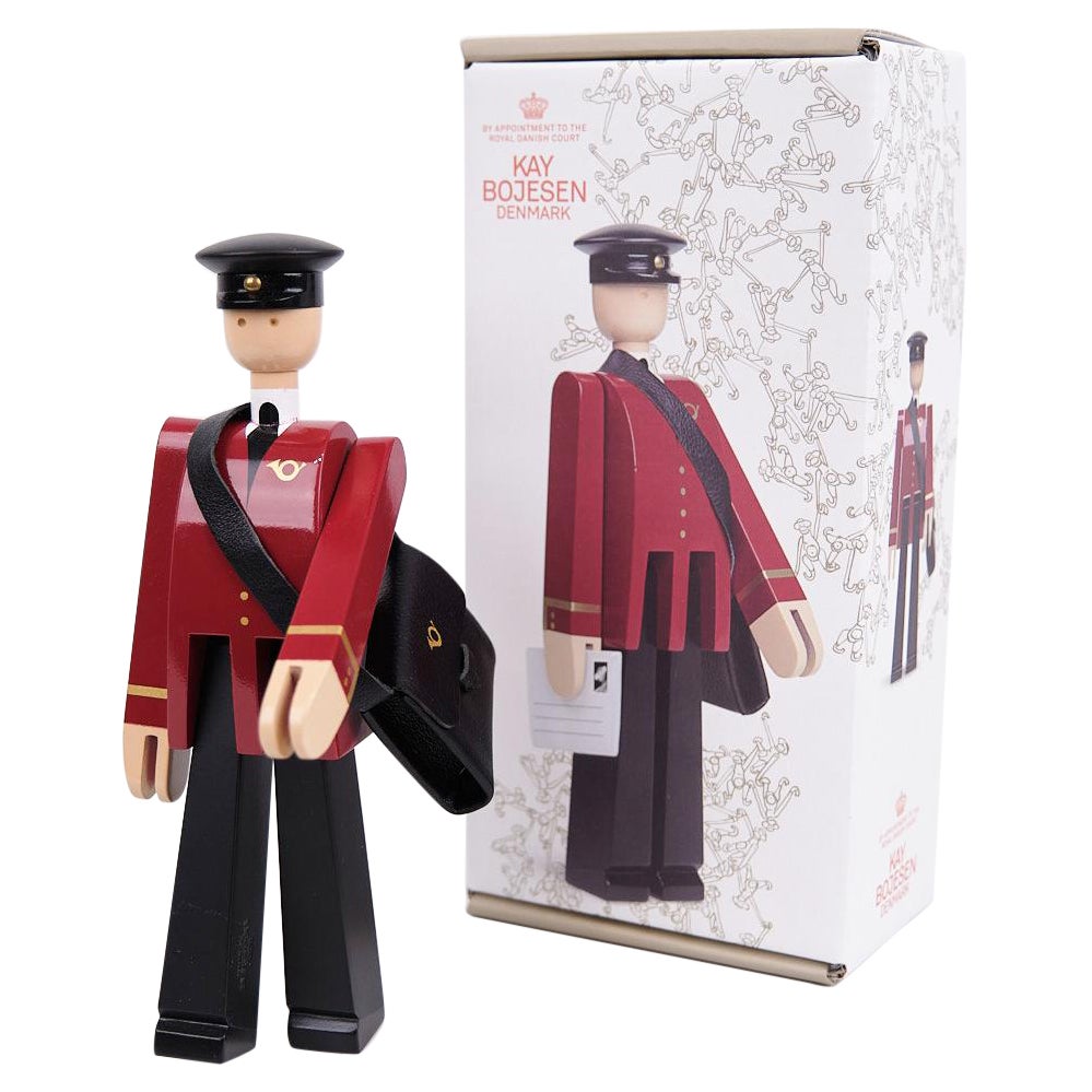 Kay Bojesen Facteur "Einar" en bois peint Par Kay Bojesen en vente