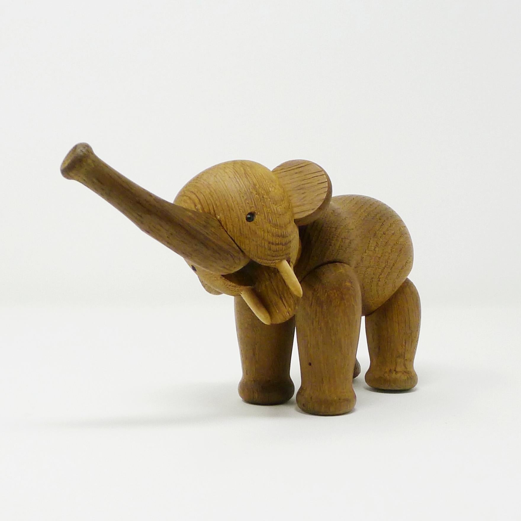 Kay Bojesen, Elefant aus beweglicher Eiche im Vintage-Stil, entworfen 1953, Dänemark im Angebot 3