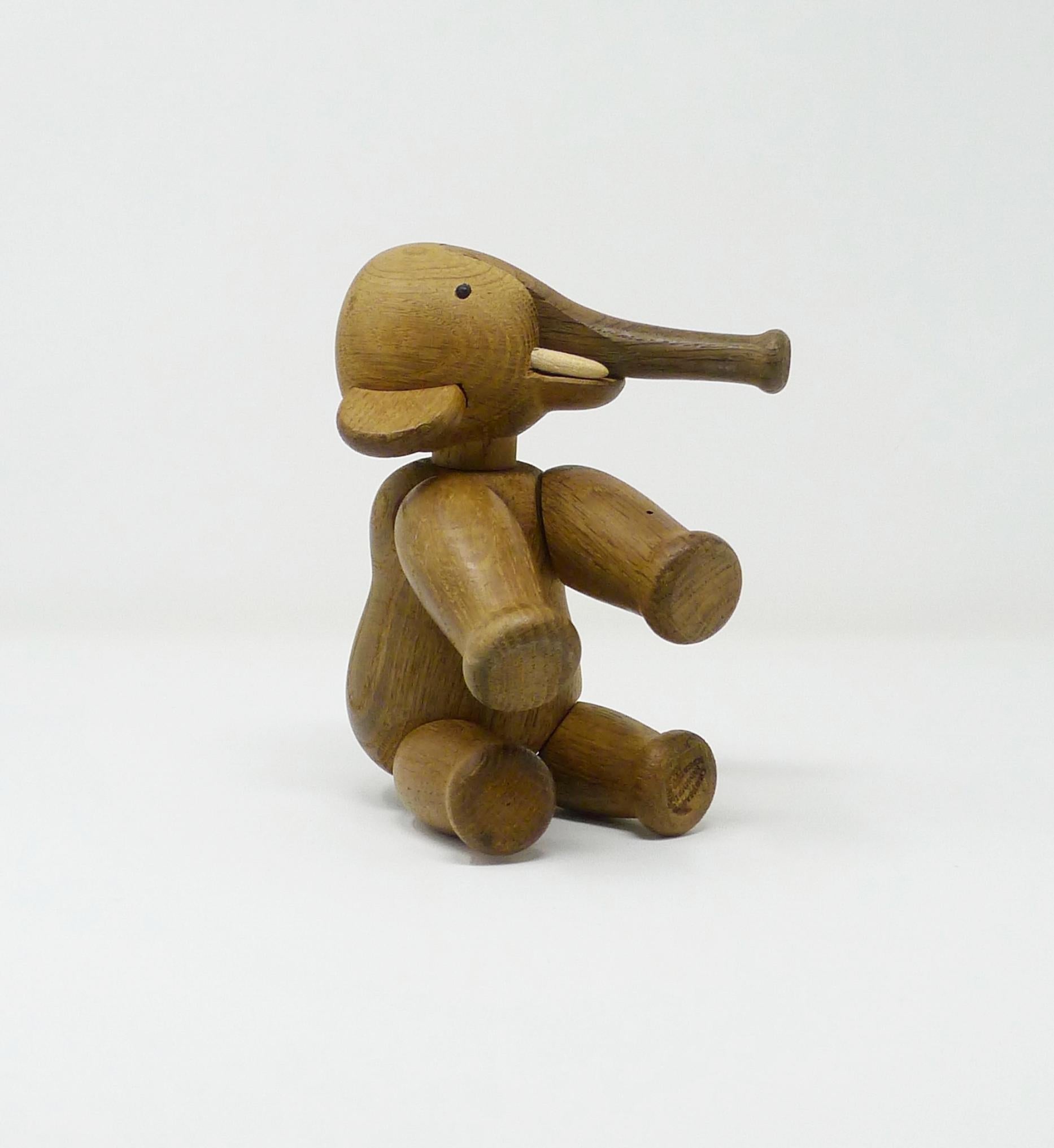 Kay Bojesen, Elefant aus beweglicher Eiche im Vintage-Stil, entworfen 1953, Dänemark im Angebot 4