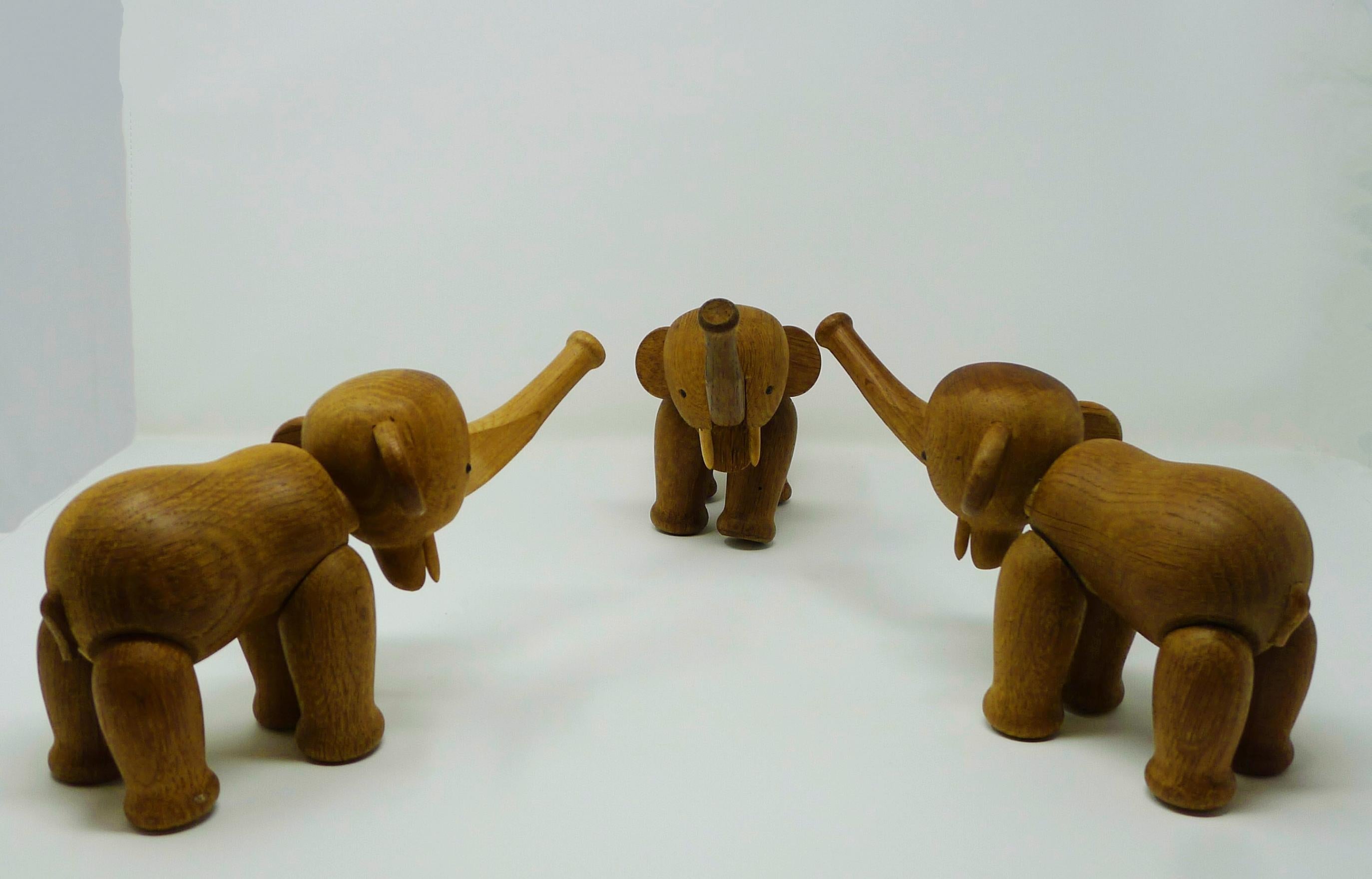 Kay Bojesen, Elefant aus beweglicher Eiche im Vintage-Stil, entworfen 1953, Dänemark (Skandinavische Moderne) im Angebot