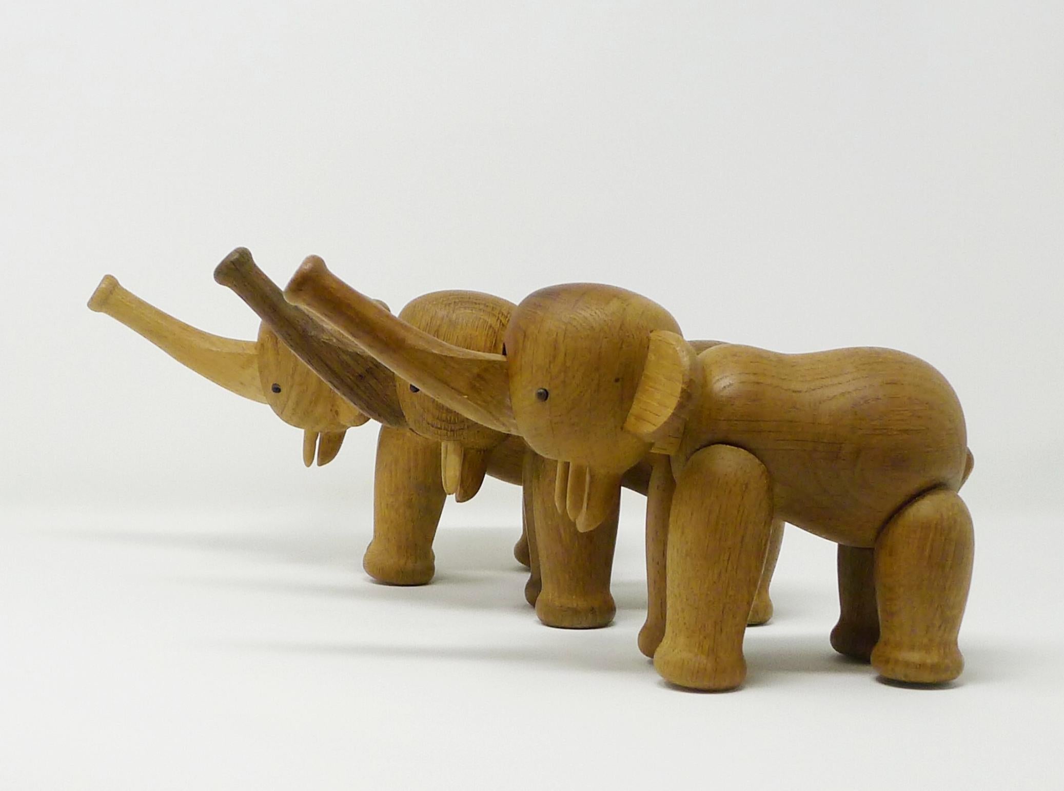 Kay Bojesen, Elefant aus beweglicher Eiche im Vintage-Stil, entworfen 1953, Dänemark (Eichenholz) im Angebot