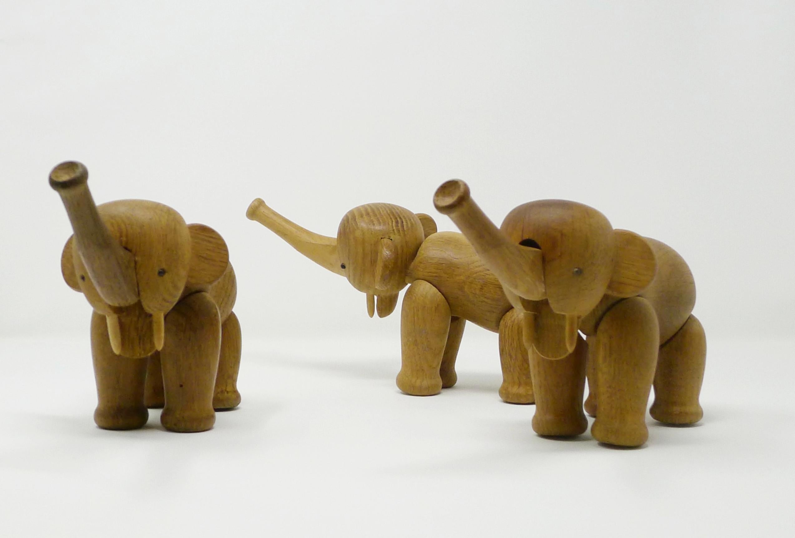 Kay Bojesen, Elefant aus beweglicher Eiche im Vintage-Stil, entworfen 1953, Dänemark im Angebot 1